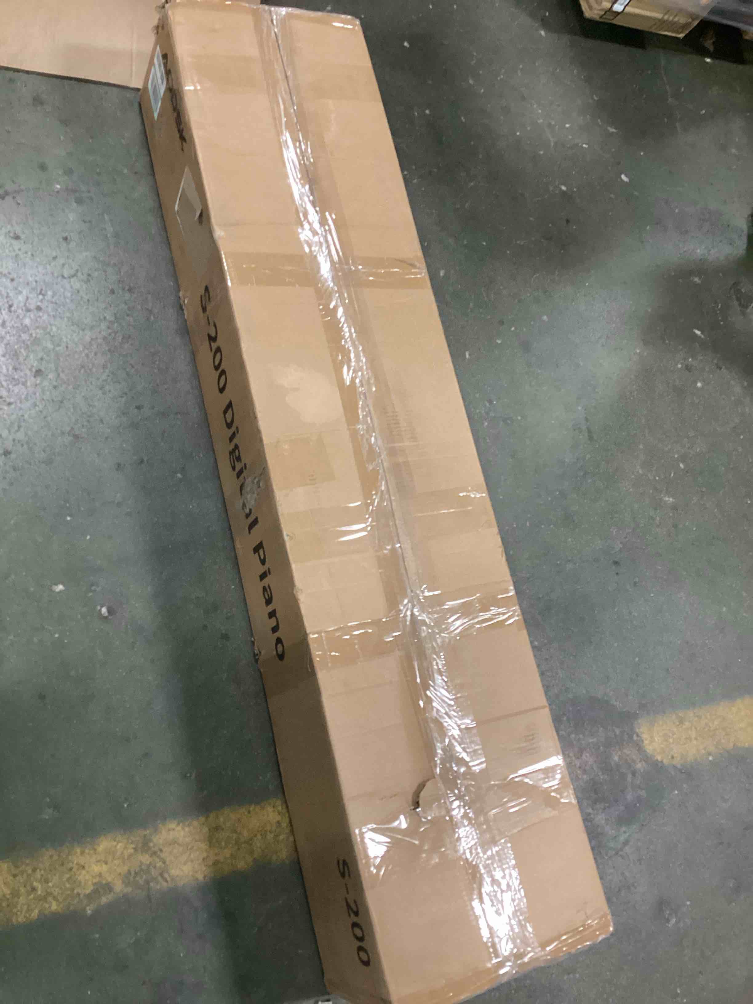 https://s3.amazonaws.com/lotting-images-prod/bidfta/PNK0117060_1723576818876.jpeg