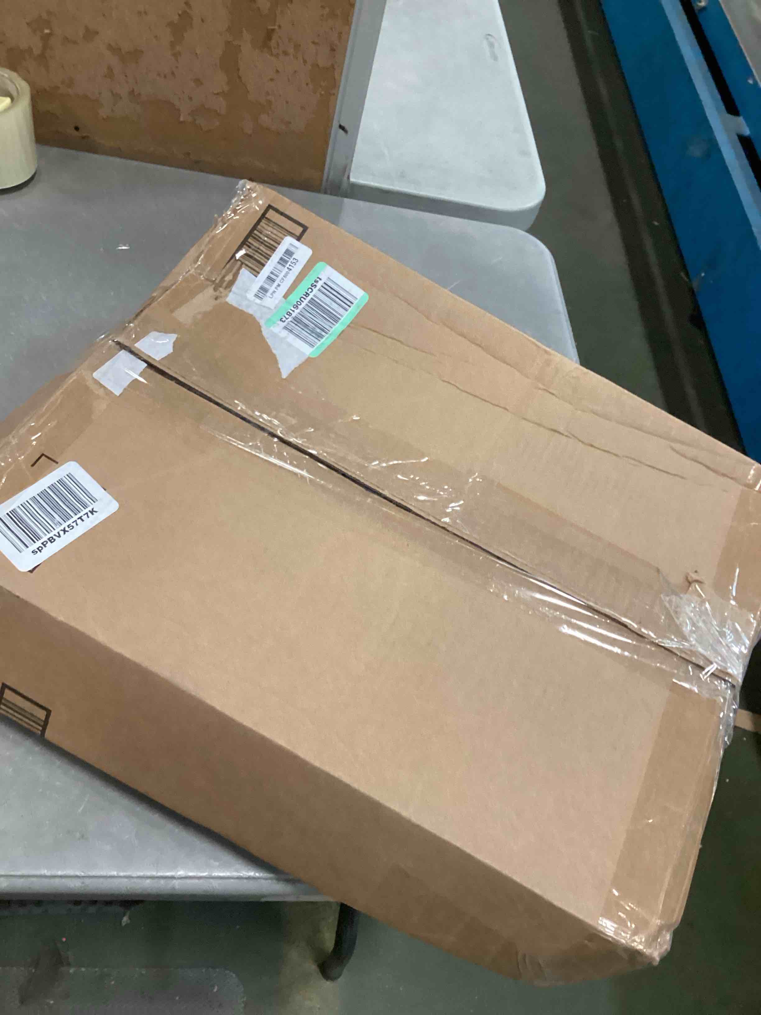 https://s3.amazonaws.com/lotting-images-prod/bidfta/PNK0117552_1723231380051.jpeg