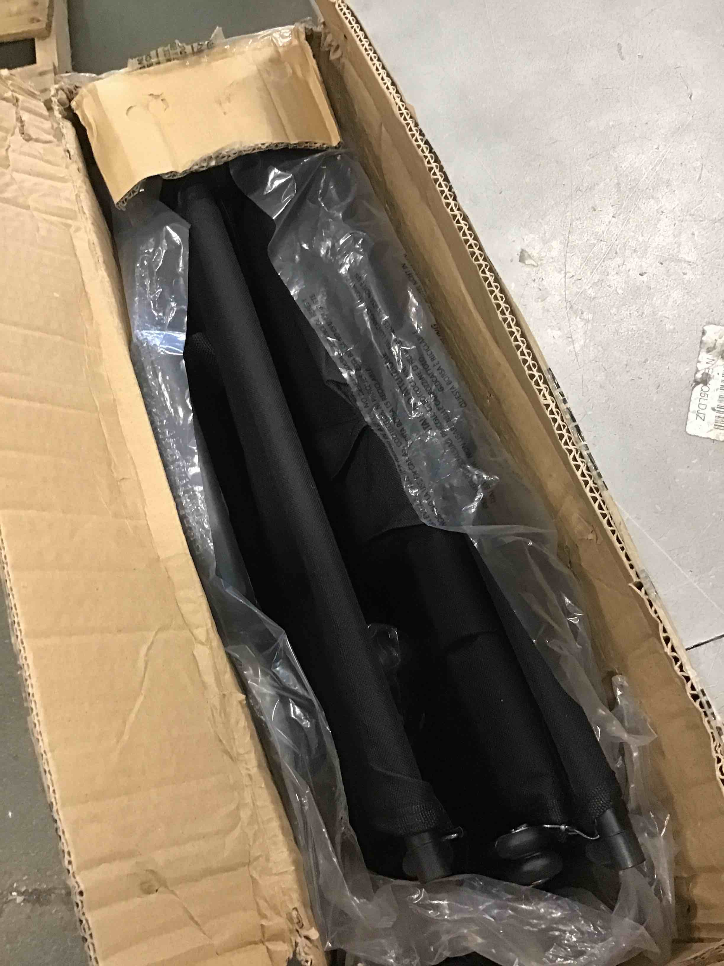 https://s3.amazonaws.com/lotting-images-prod/bidfta/PNK0118528_1724676781113.jpeg