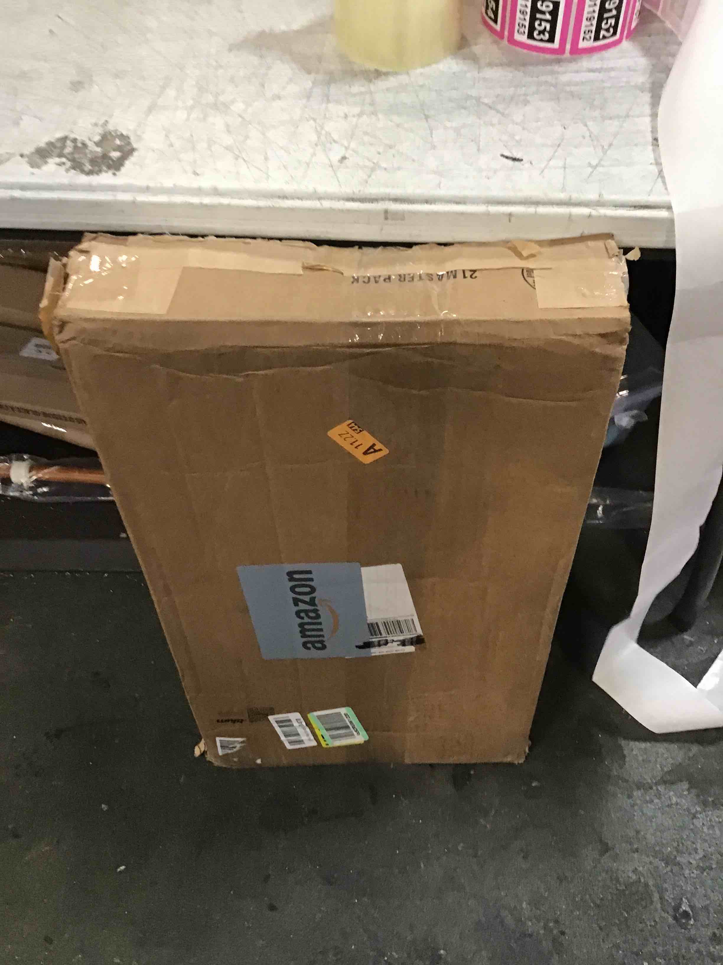 https://s3.amazonaws.com/lotting-images-prod/bidfta/PNK0119159_1724256575646.jpeg