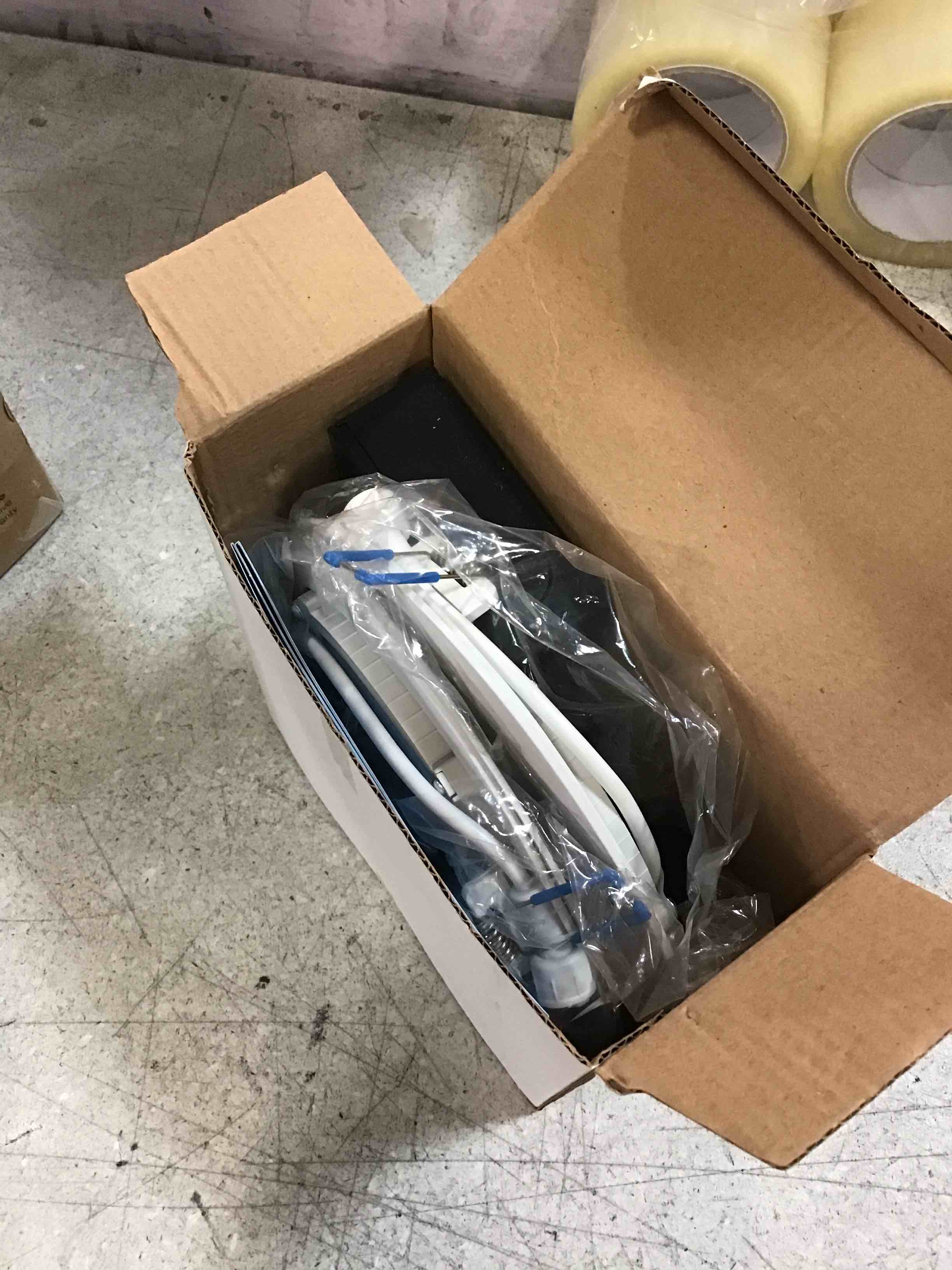 https://s3.amazonaws.com/lotting-images-prod/bidfta/PNK0119197_1724253193876.jpeg