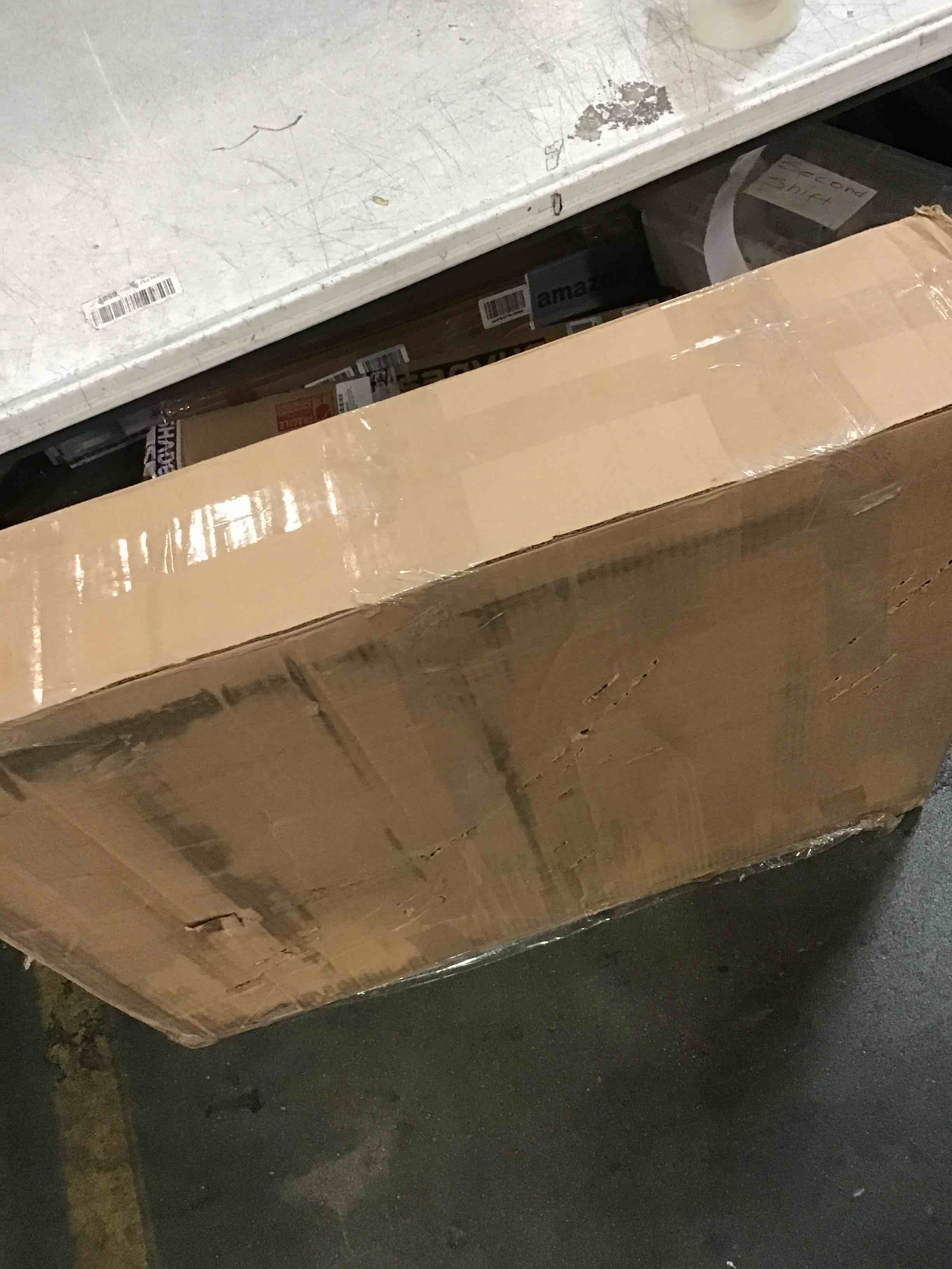 https://s3.amazonaws.com/lotting-images-prod/bidfta/PNK0119221_1724250781264.jpeg