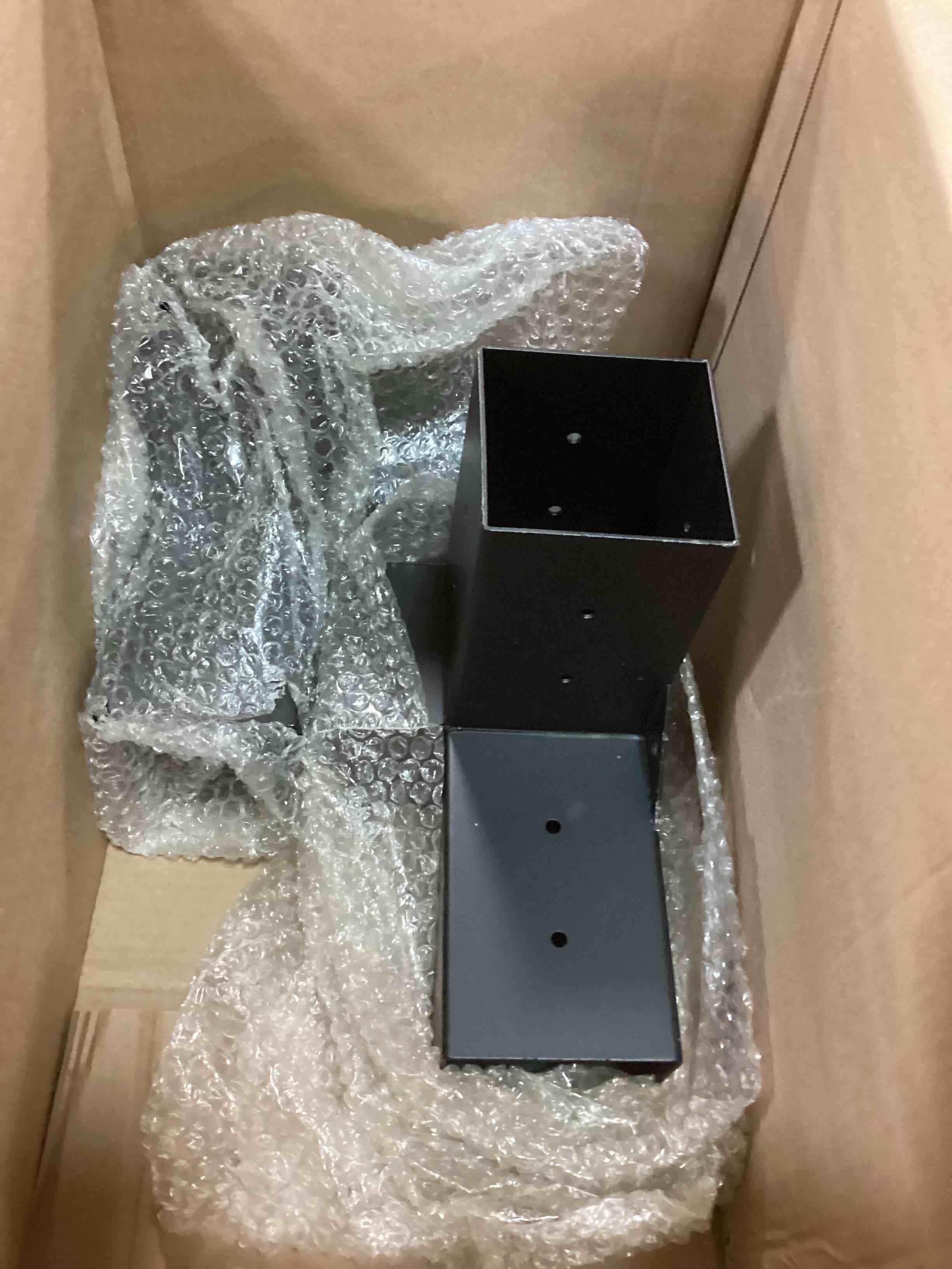 https://s3.amazonaws.com/lotting-images-prod/bidfta/PNK0119610_1724114116245.jpeg