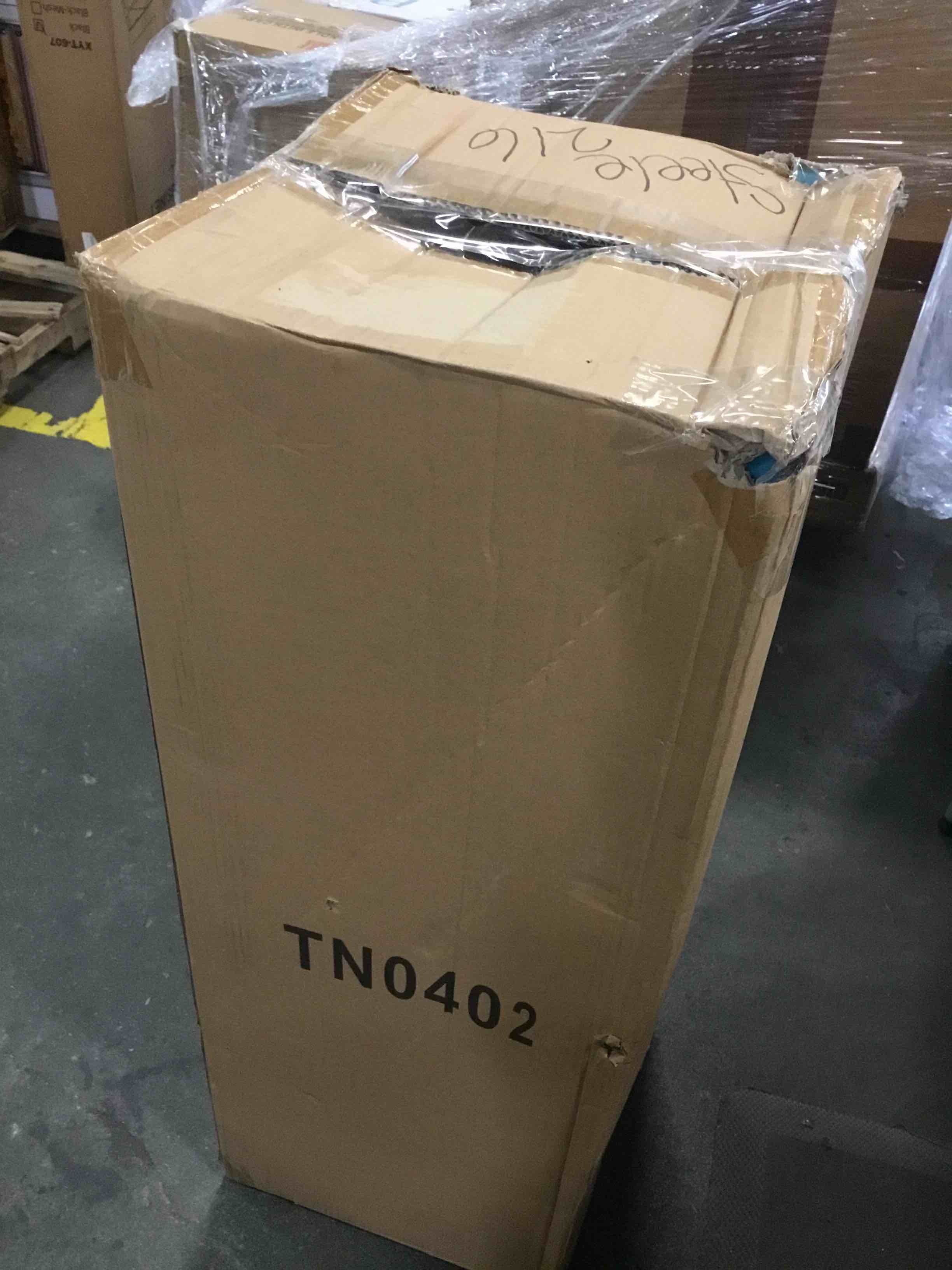 https://s3.amazonaws.com/lotting-images-prod/bidfta/PNK0136677_1724251331877.jpeg