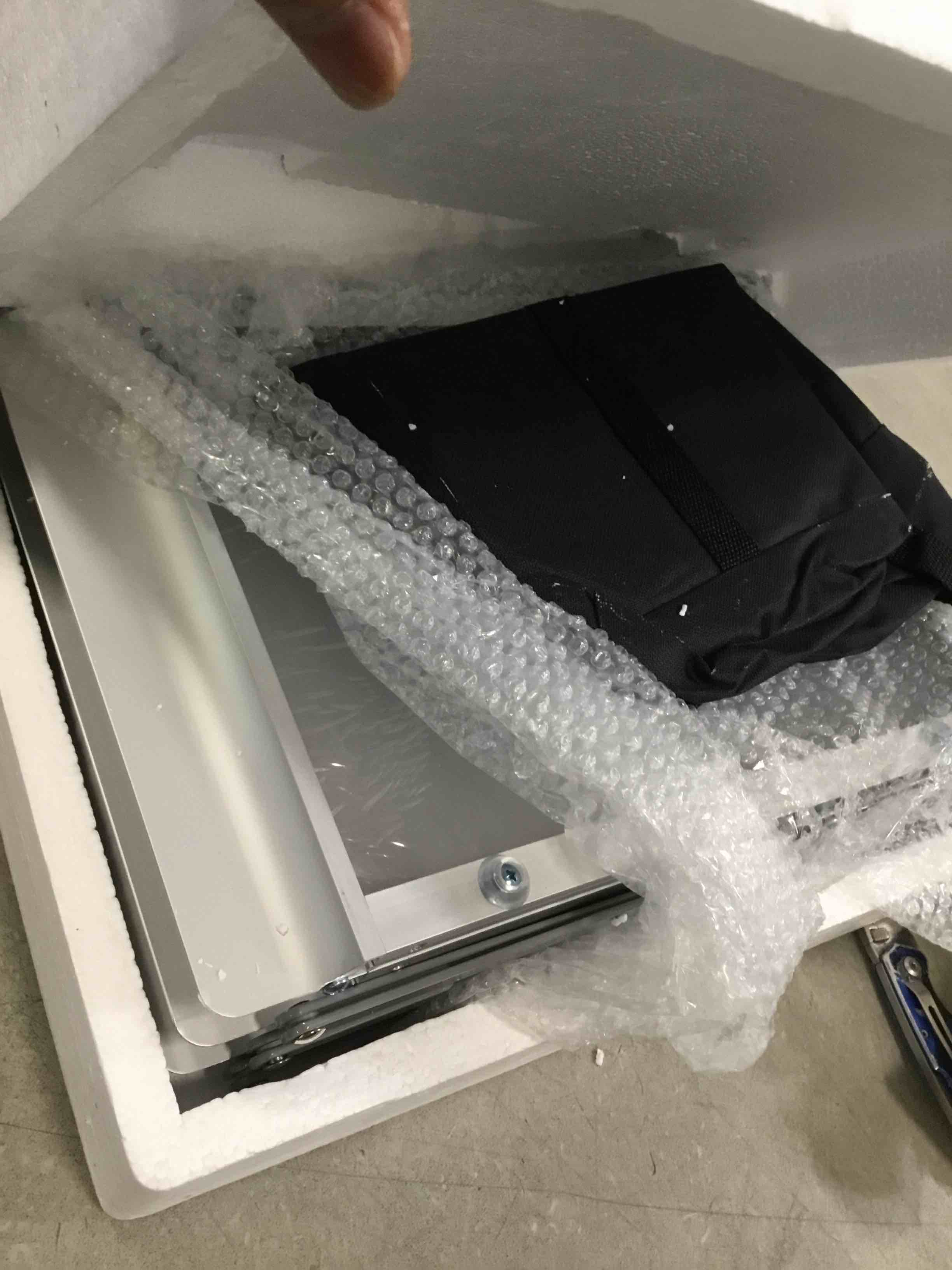 https://s3.amazonaws.com/lotting-images-prod/bidfta/PNK0137009_1724097163174.jpeg