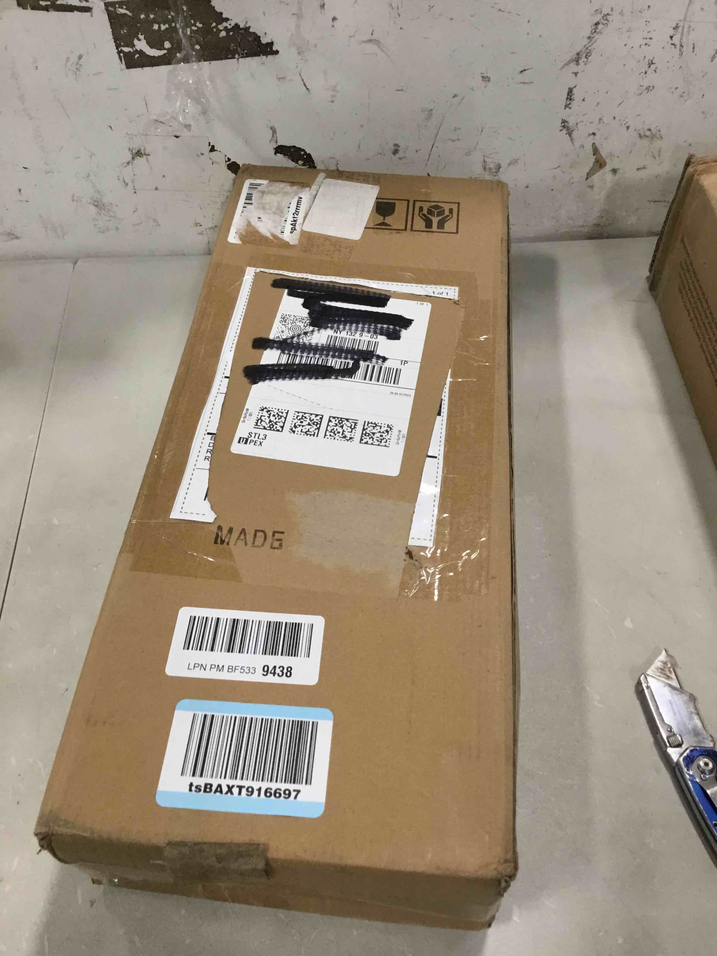 https://s3.amazonaws.com/lotting-images-prod/bidfta/PNK0137569_1723735203318.jpeg