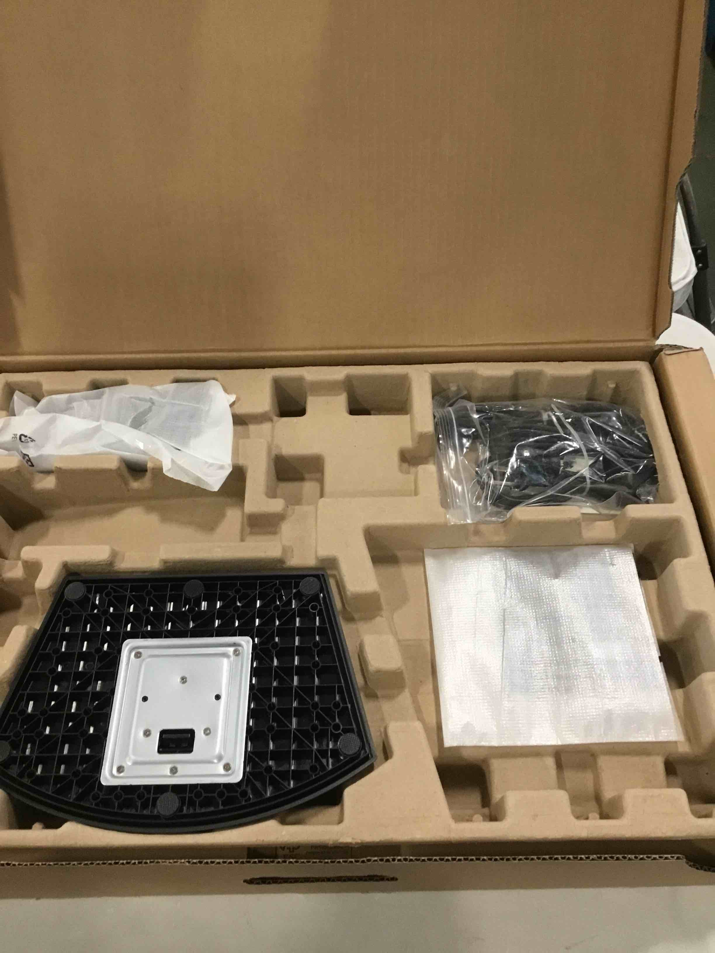https://s3.amazonaws.com/lotting-images-prod/bidfta/PNK0137570_1723735061310.jpeg
