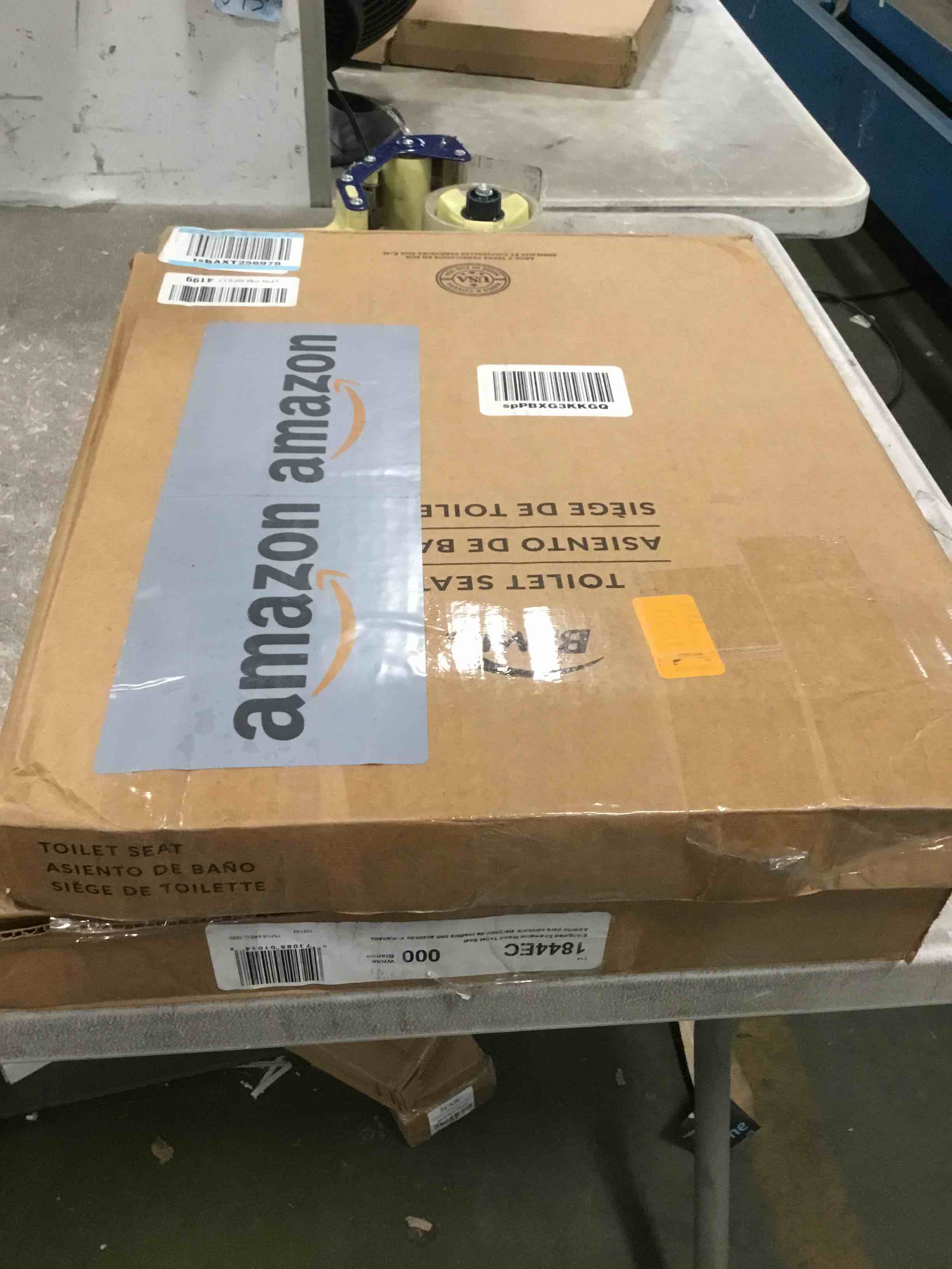 https://s3.amazonaws.com/lotting-images-prod/bidfta/PNK0137977_1723575407506.jpeg