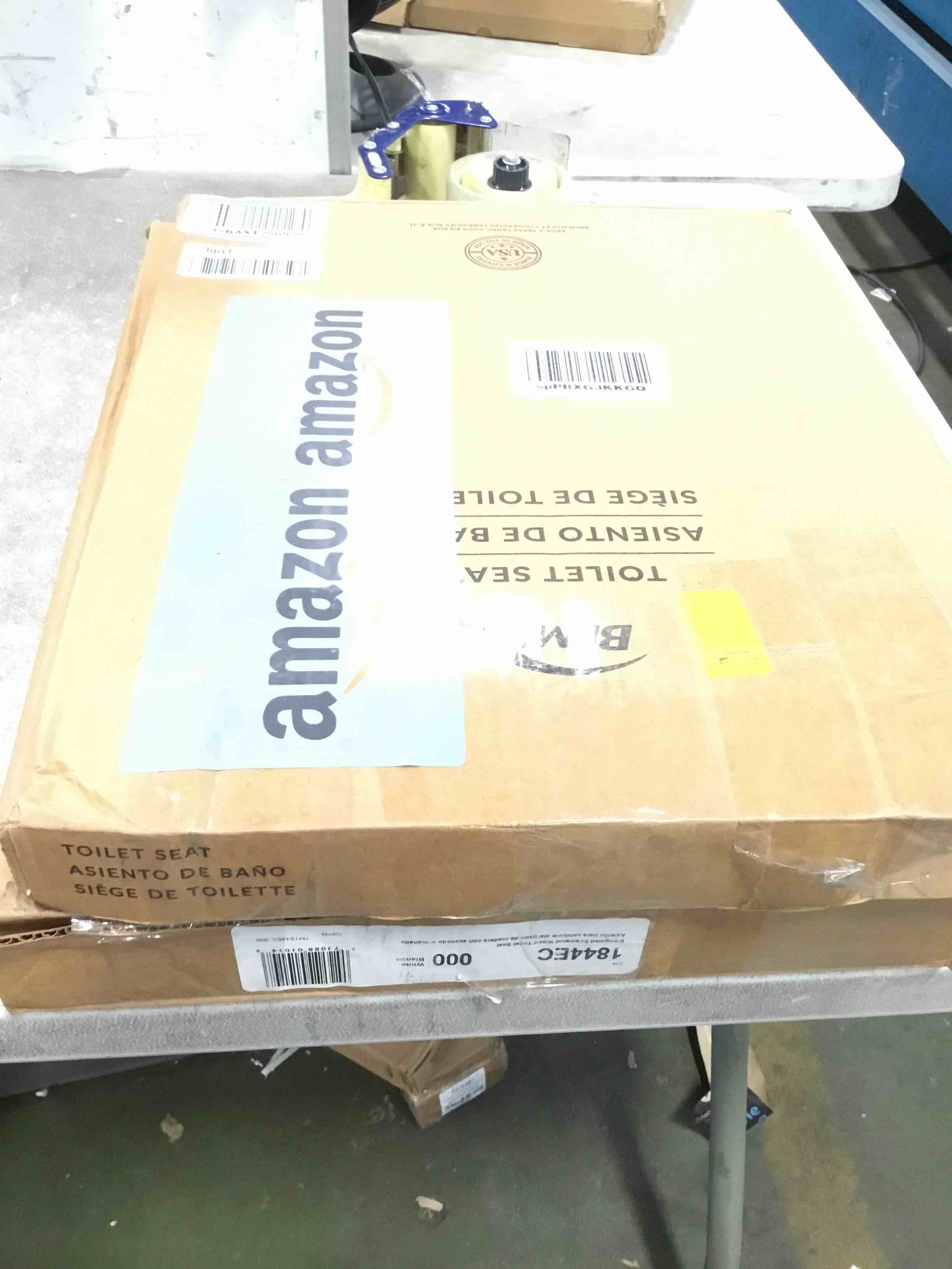 https://s3.amazonaws.com/lotting-images-prod/bidfta/PNK0137977_1723575408850.jpeg