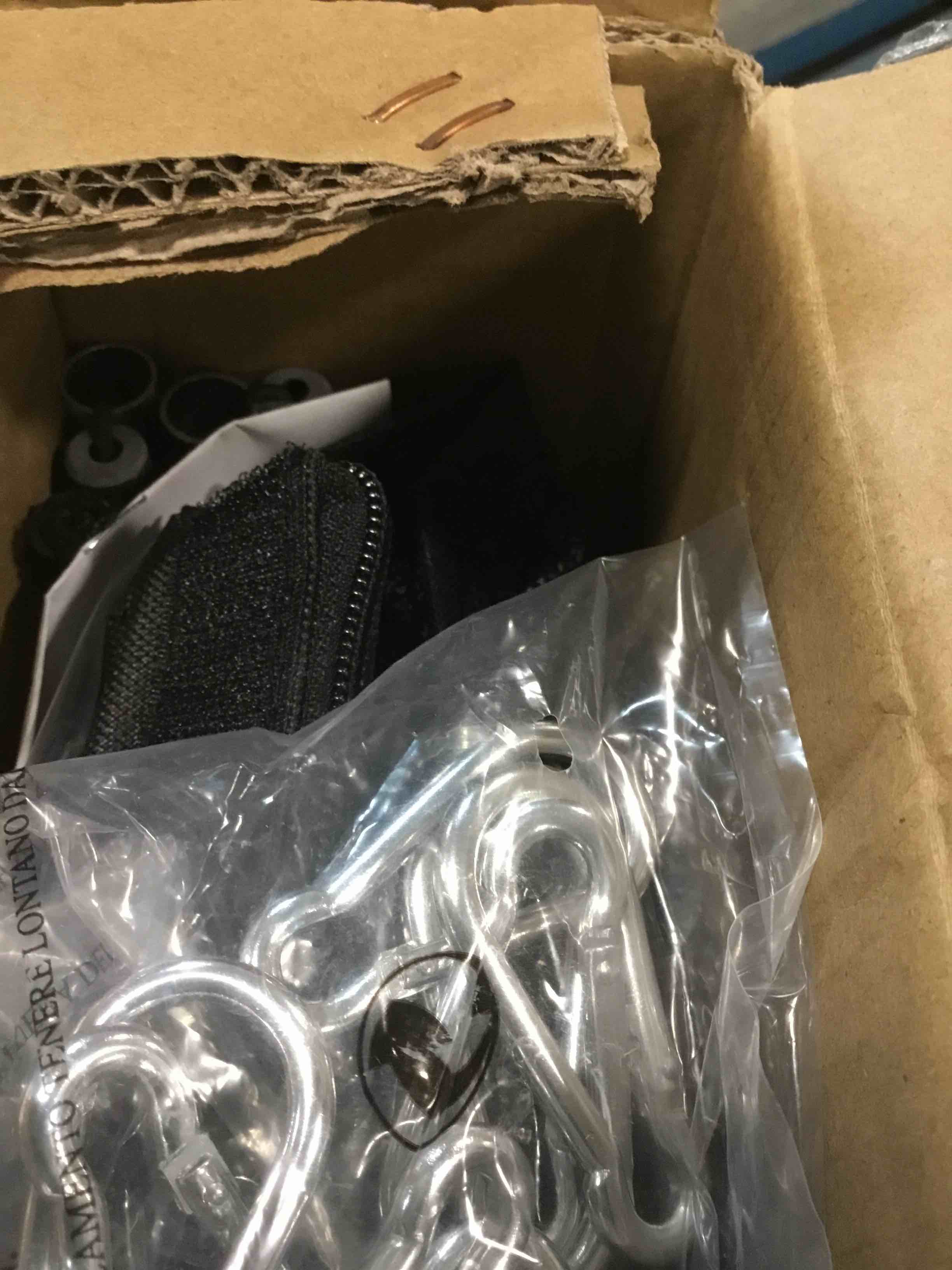 https://s3.amazonaws.com/lotting-images-prod/bidfta/PNK0138700_1724903125975.jpeg