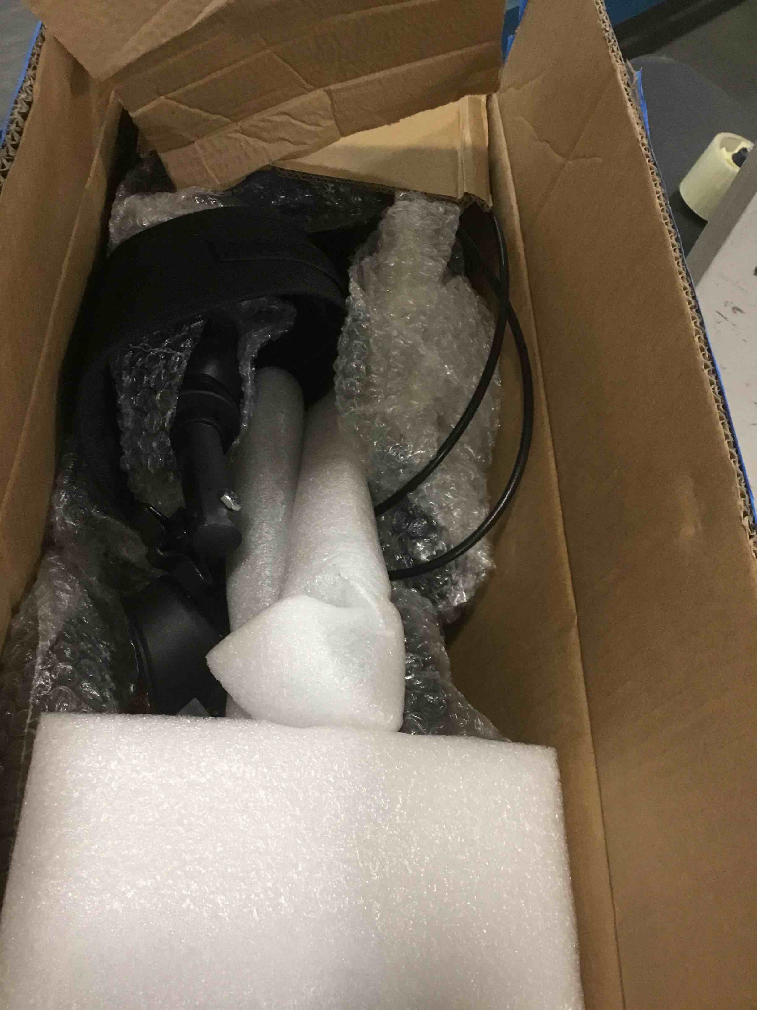 https://s3.amazonaws.com/lotting-images-prod/bidfta/PNK0139030_1724183200748.jpeg