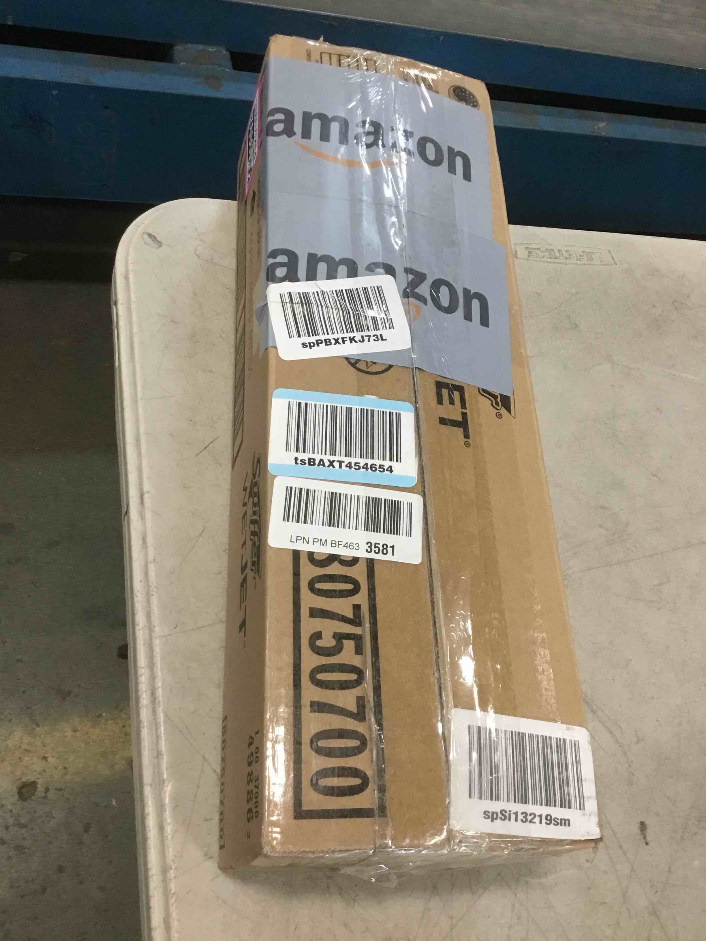 https://s3.amazonaws.com/lotting-images-prod/bidfta/PNK0139092_1724175739517.jpeg