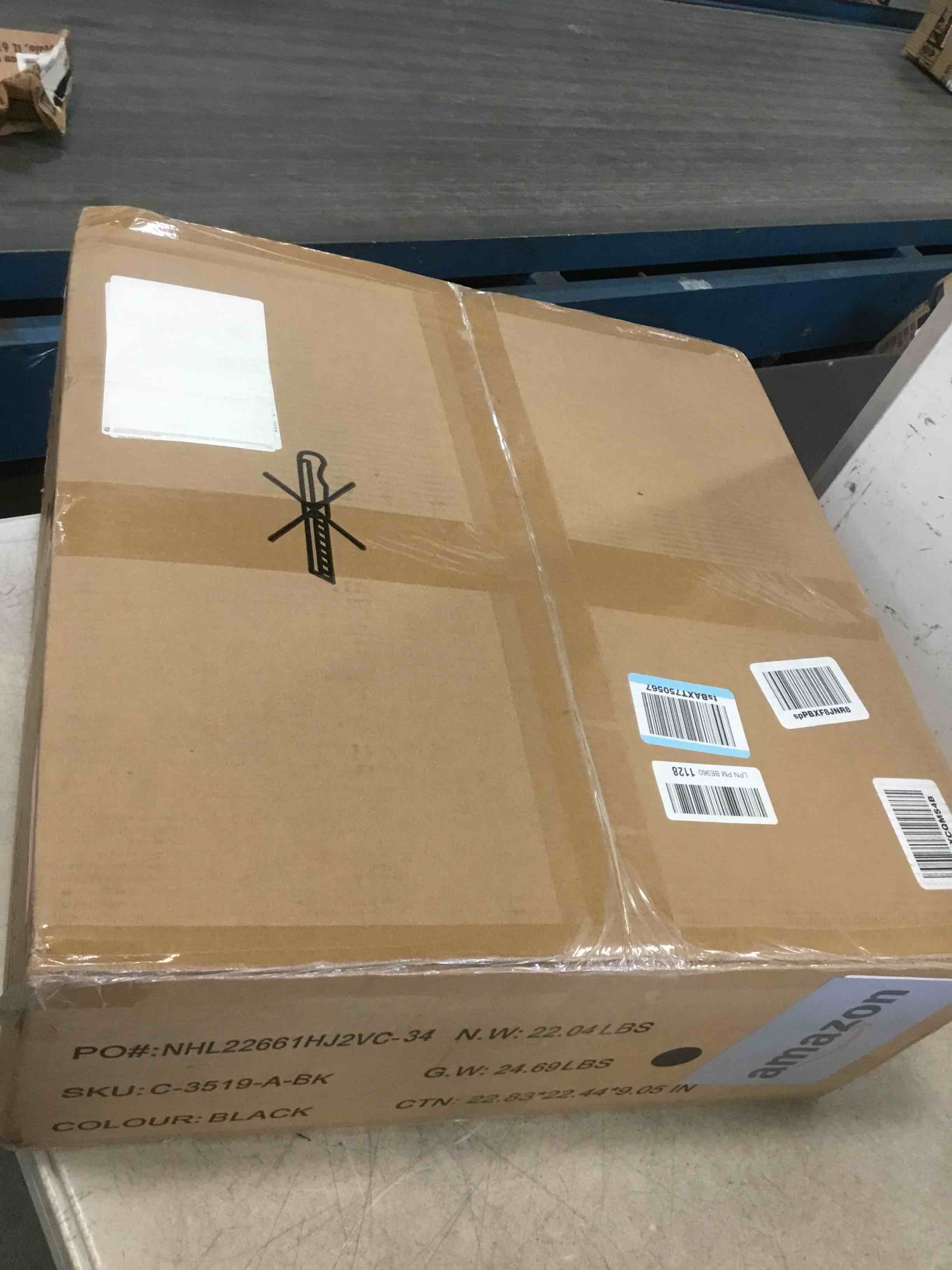 https://s3.amazonaws.com/lotting-images-prod/bidfta/PNK0139375_1724078914732.jpeg