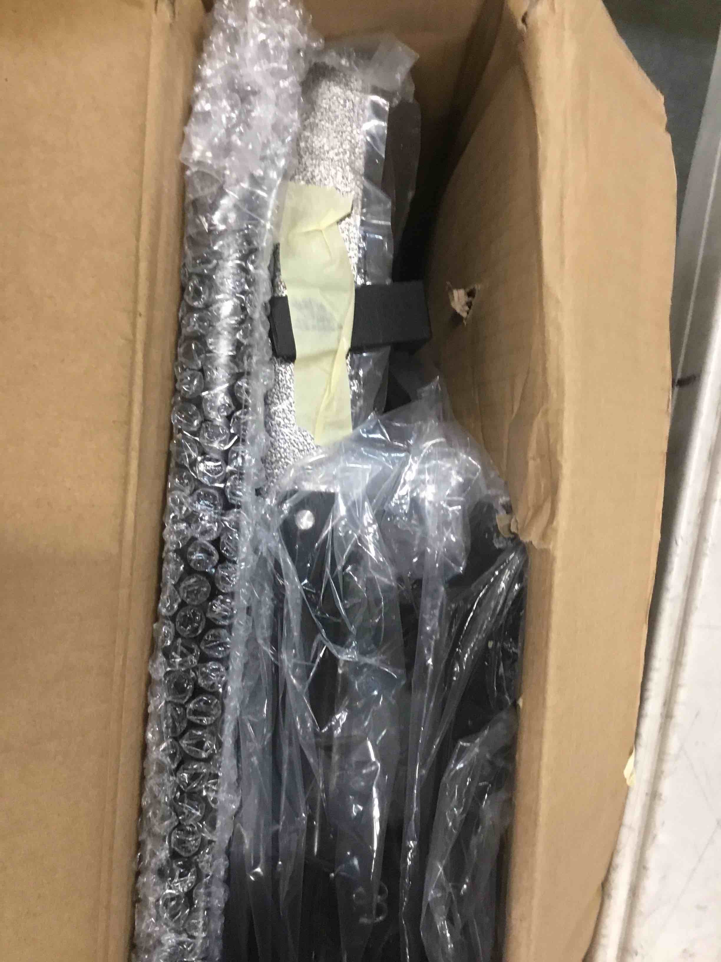 https://s3.amazonaws.com/lotting-images-prod/bidfta/PNK0139464_1724069875768.jpeg