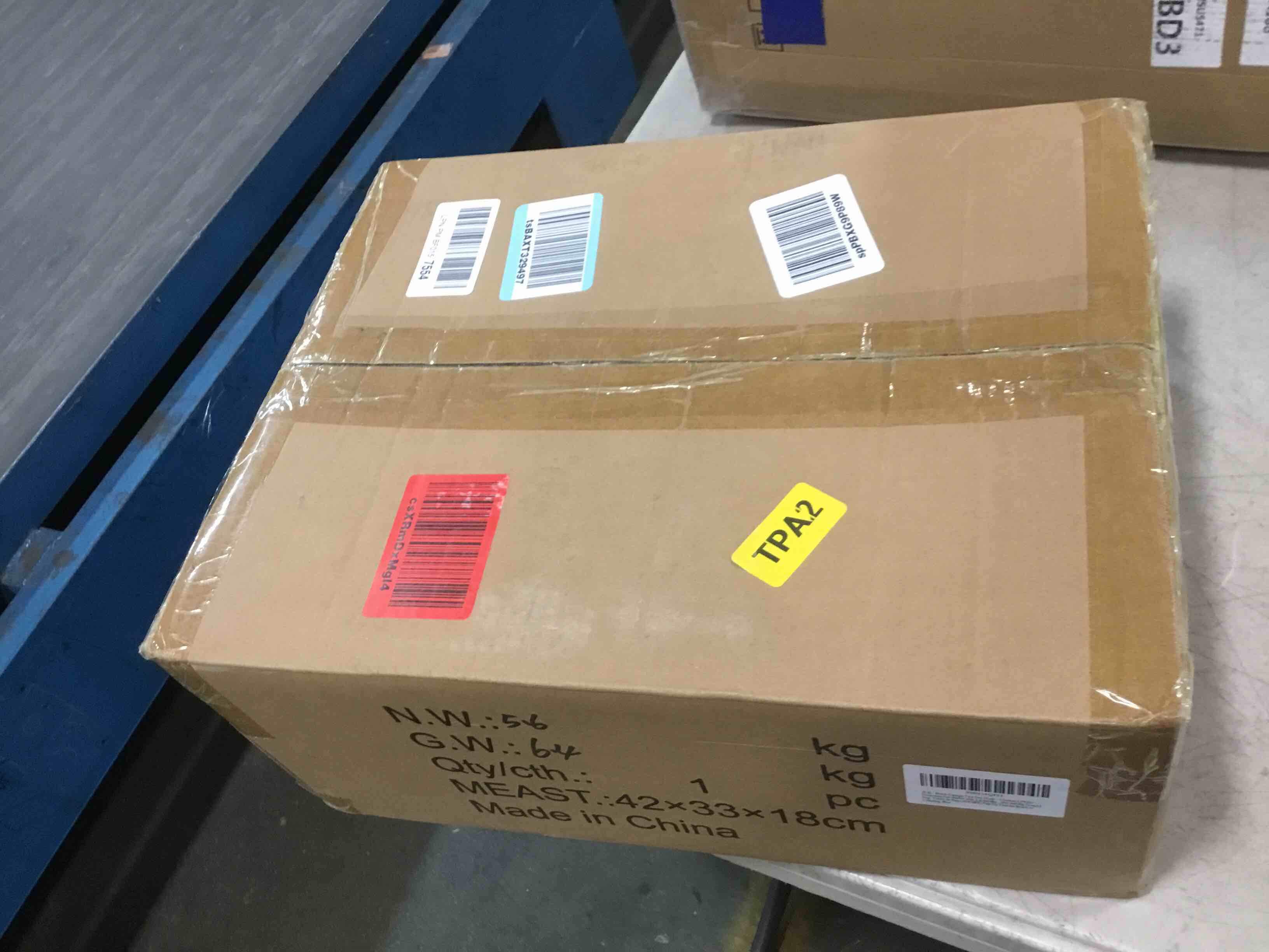 https://s3.amazonaws.com/lotting-images-prod/bidfta/PNK0139646_1723815511406.jpeg