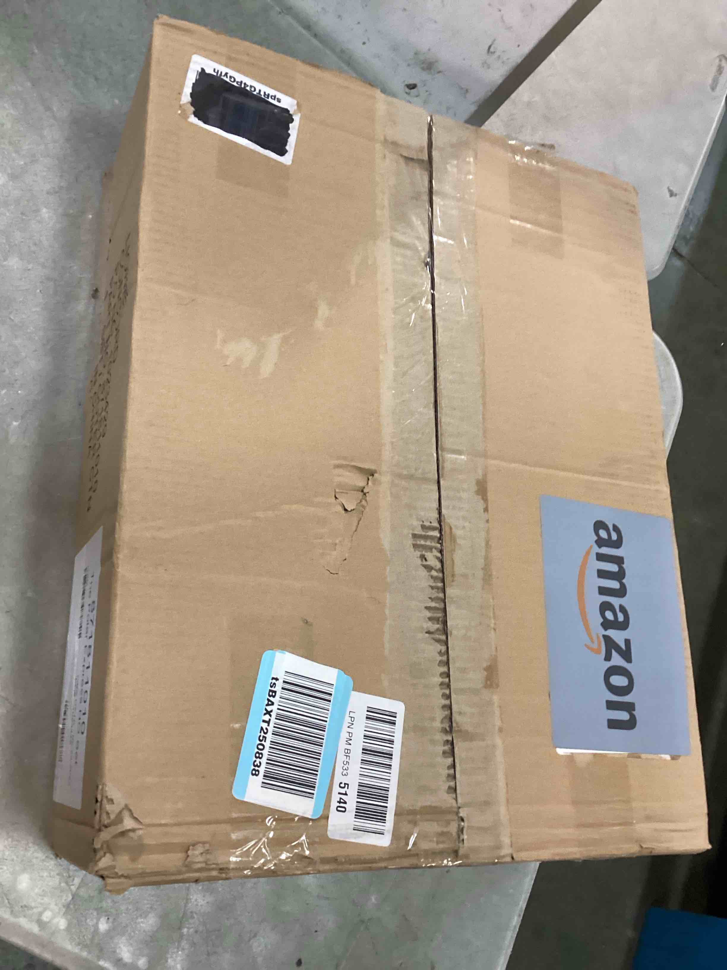 https://s3.amazonaws.com/lotting-images-prod/bidfta/PNK0139922_1723696502632.jpeg