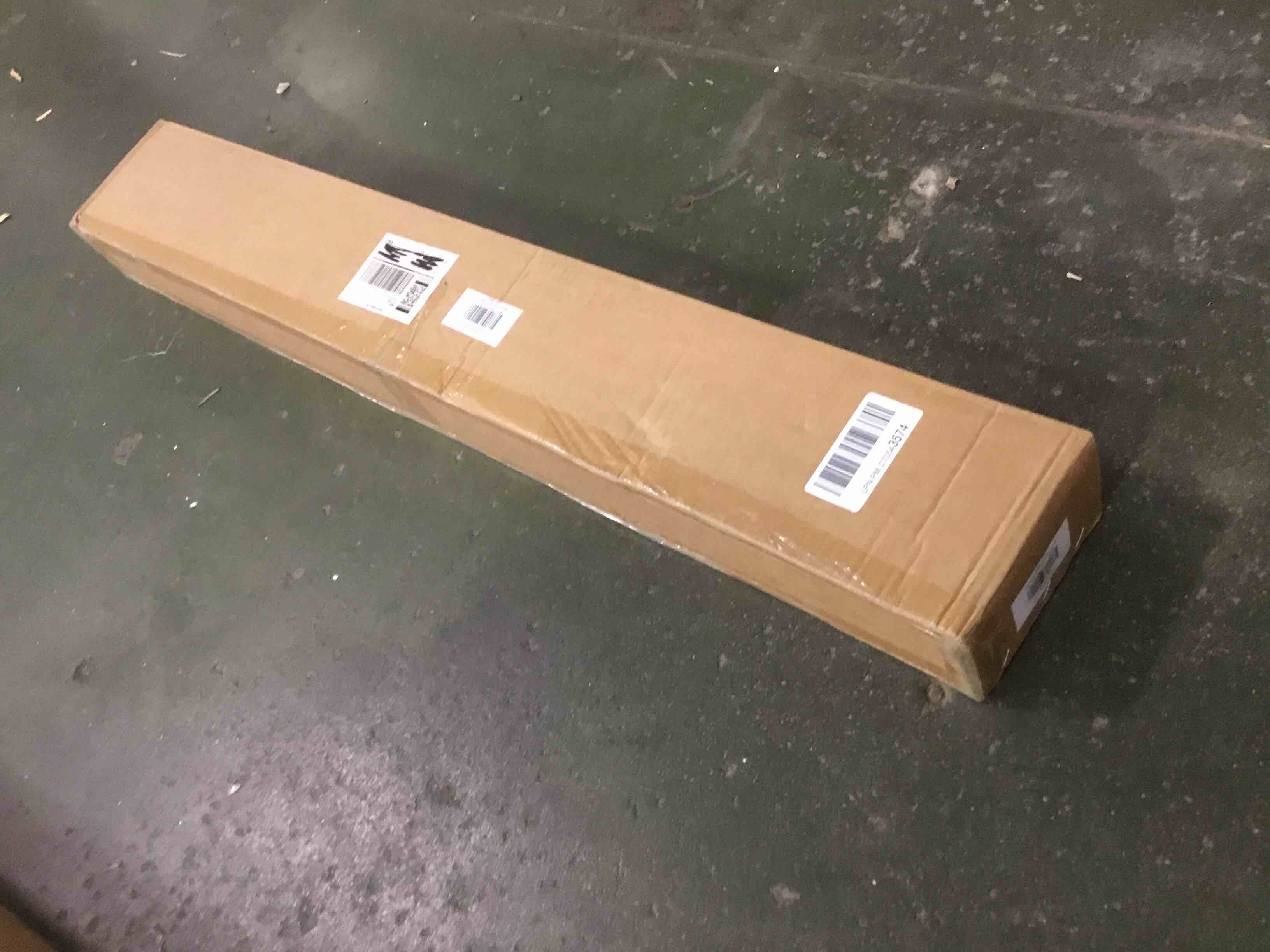 https://s3.amazonaws.com/lotting-images-prod/bidfta/PNK0144703_1724770369651.jpeg