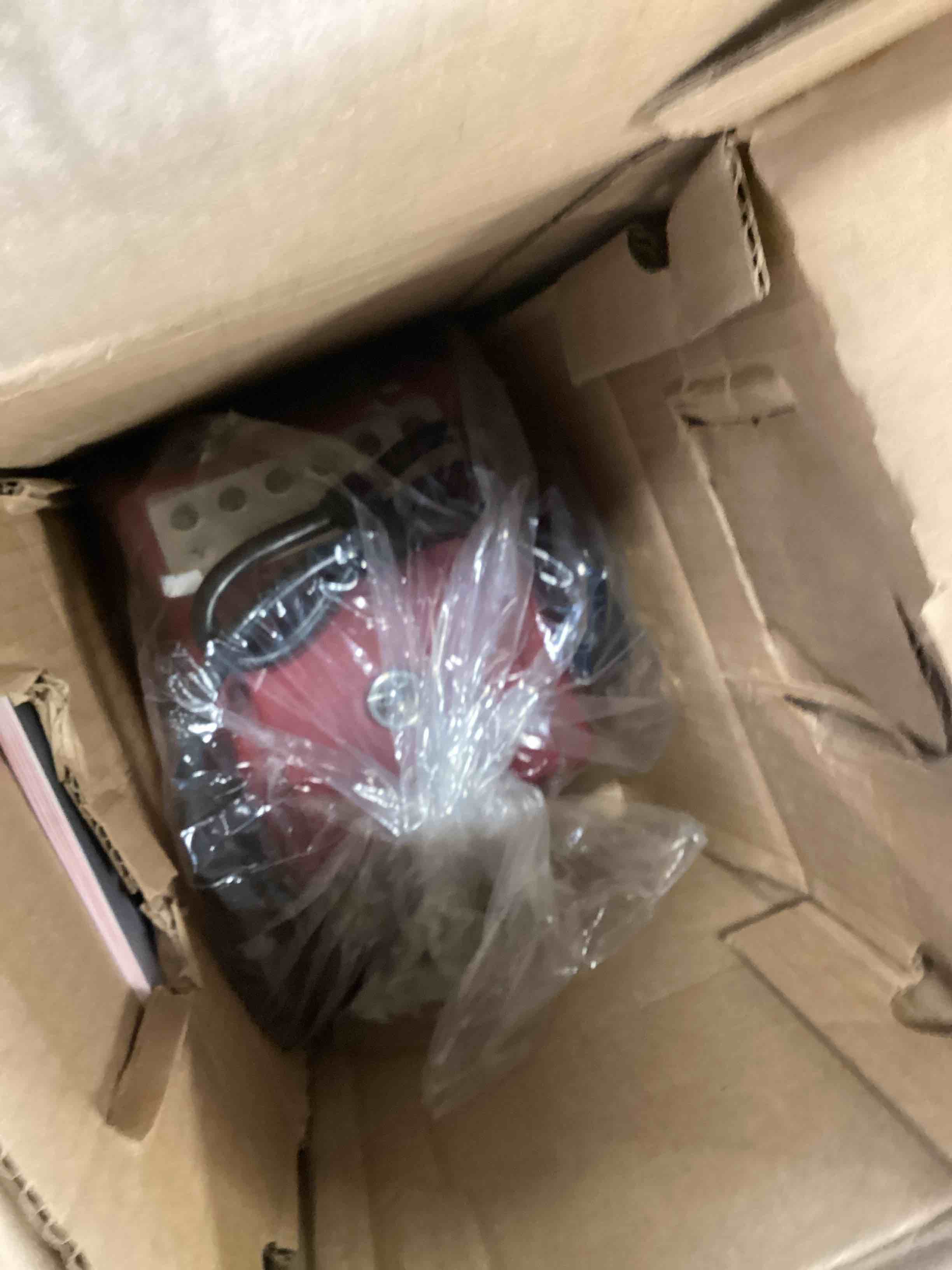 https://s3.amazonaws.com/lotting-images-prod/bidfta/PNK0147862_1724339586645.jpeg