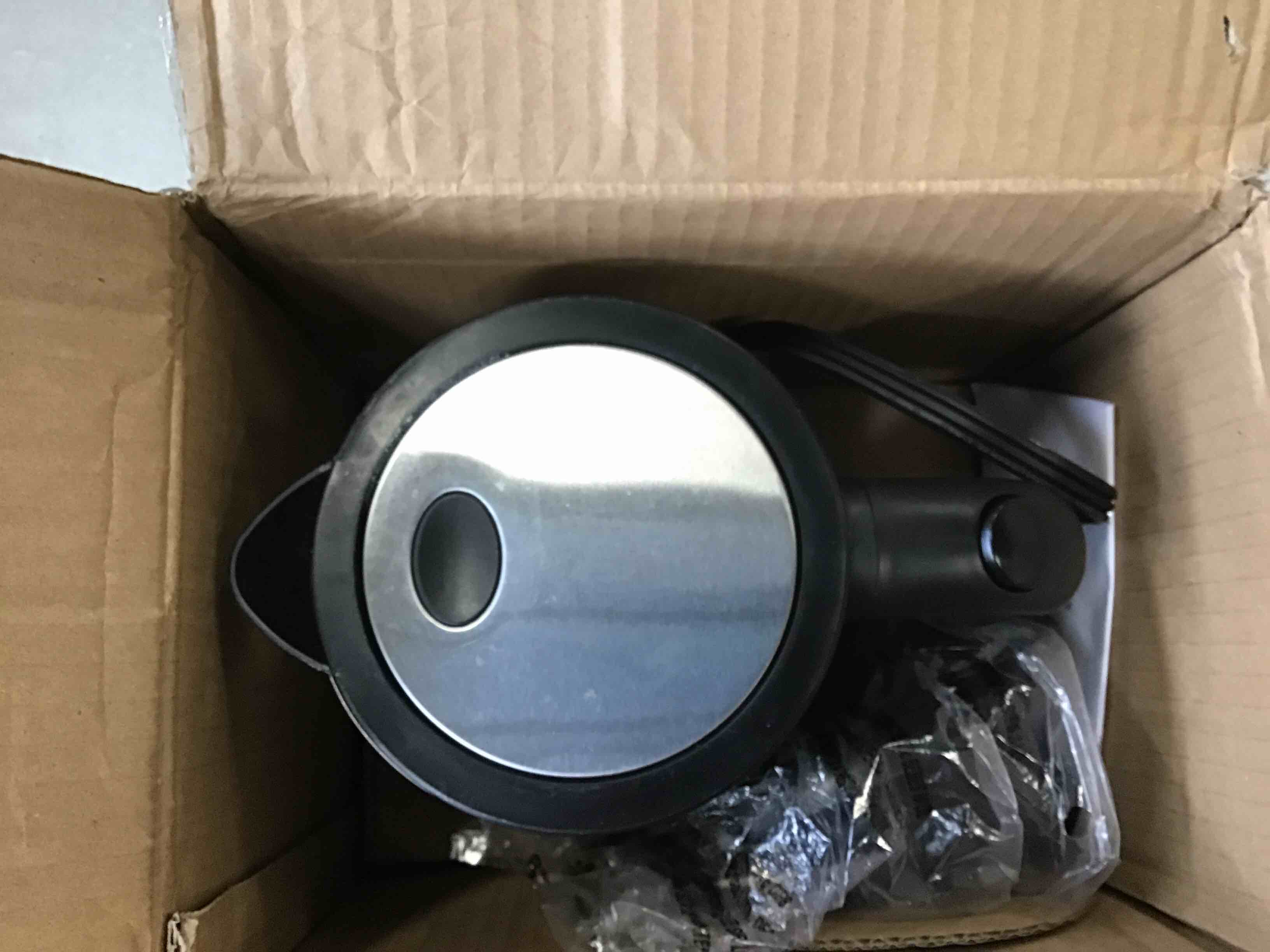 Amazon Basics Electric Glass and Steel Hot Tea Water Kettle, 1.7Liter