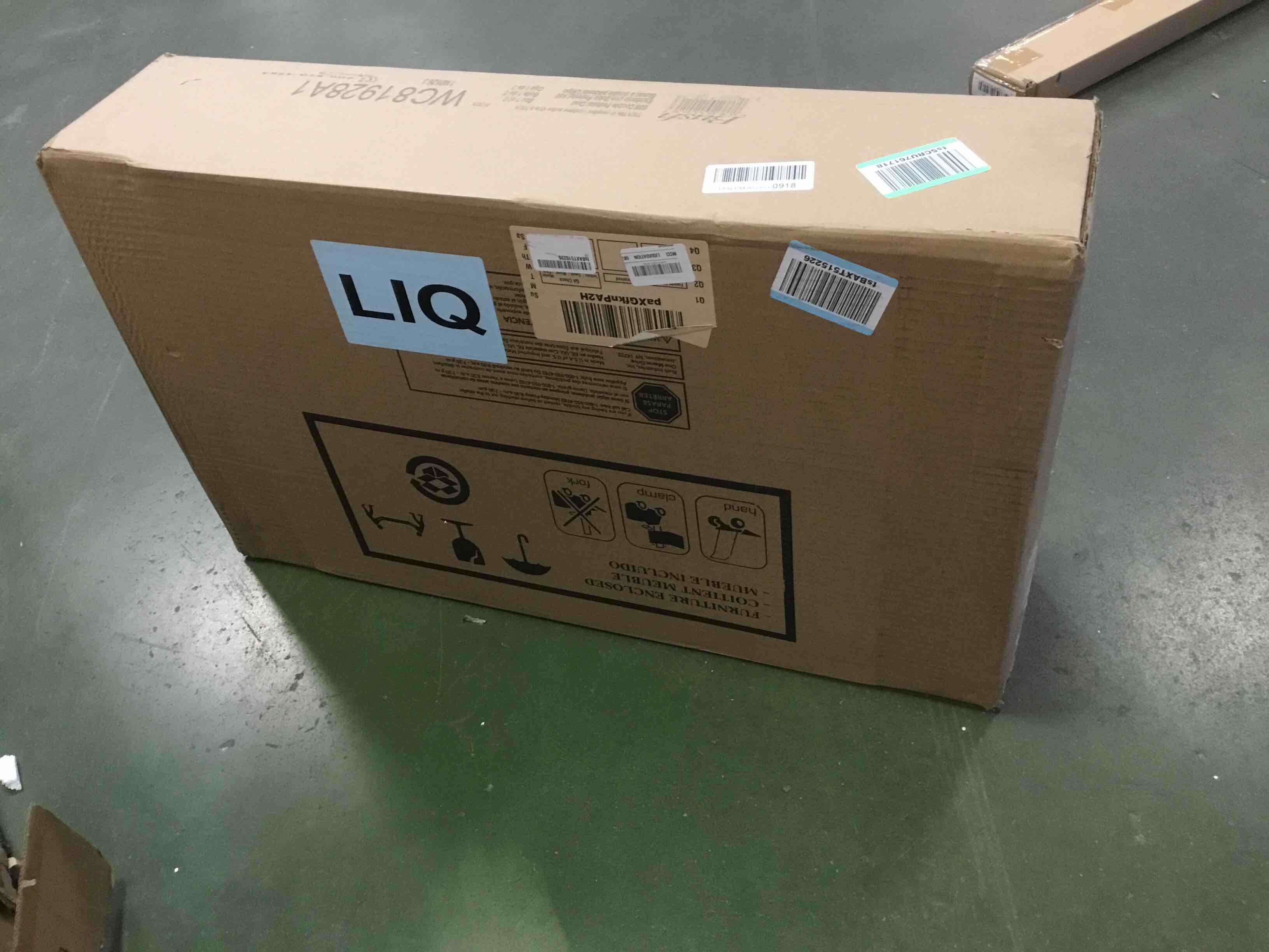 https://s3.amazonaws.com/lotting-images-prod/bidfta/PNK0150841_1725979546954.jpeg