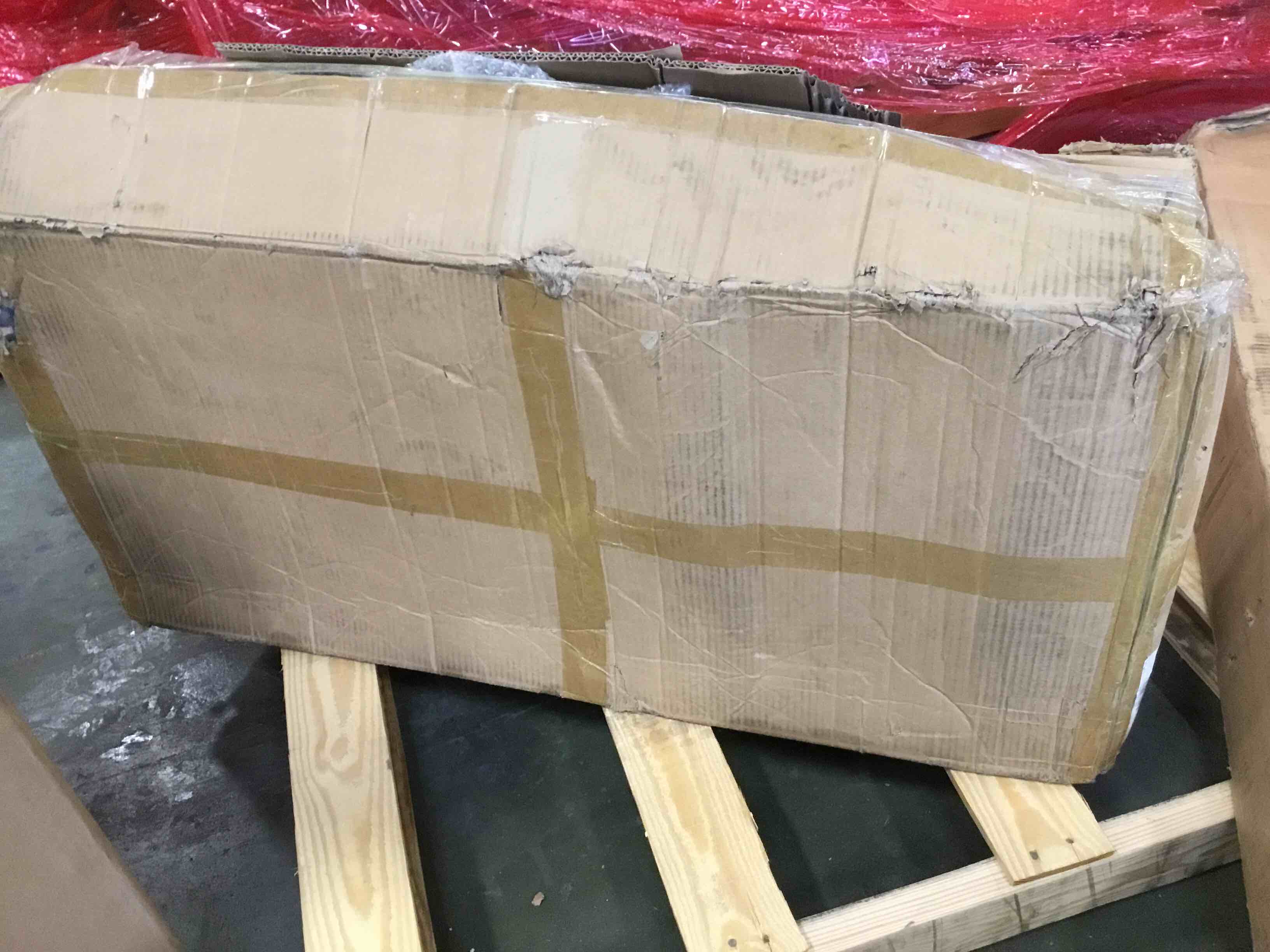https://s3.amazonaws.com/lotting-images-prod/bidfta/PNK0151642_1725454652306.jpeg