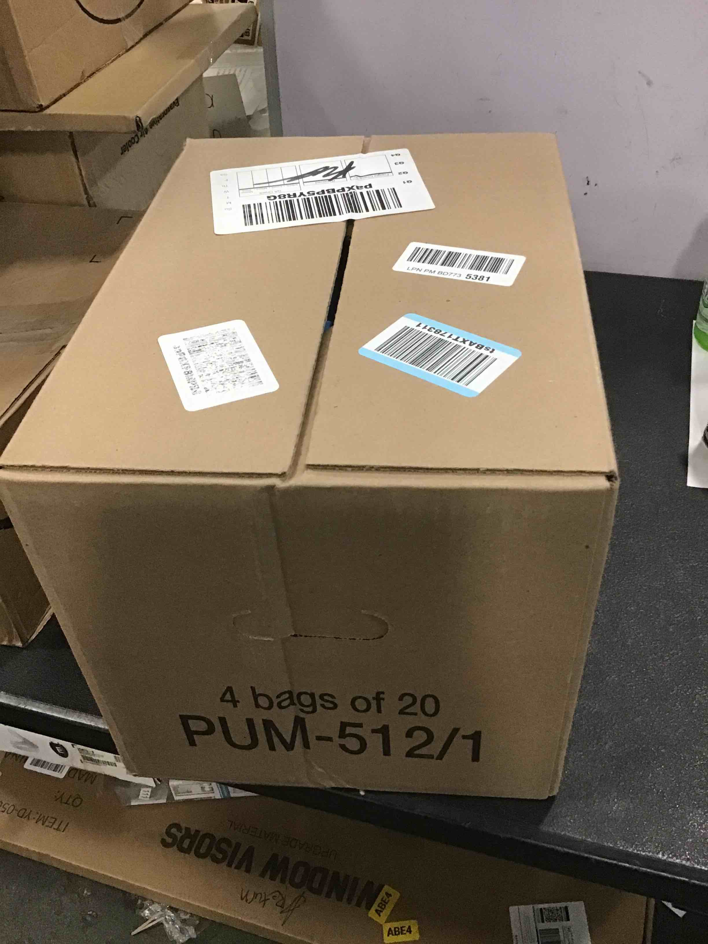 https://s3.amazonaws.com/lotting-images-prod/bidfta/PNK0154345_1726015237317.jpeg