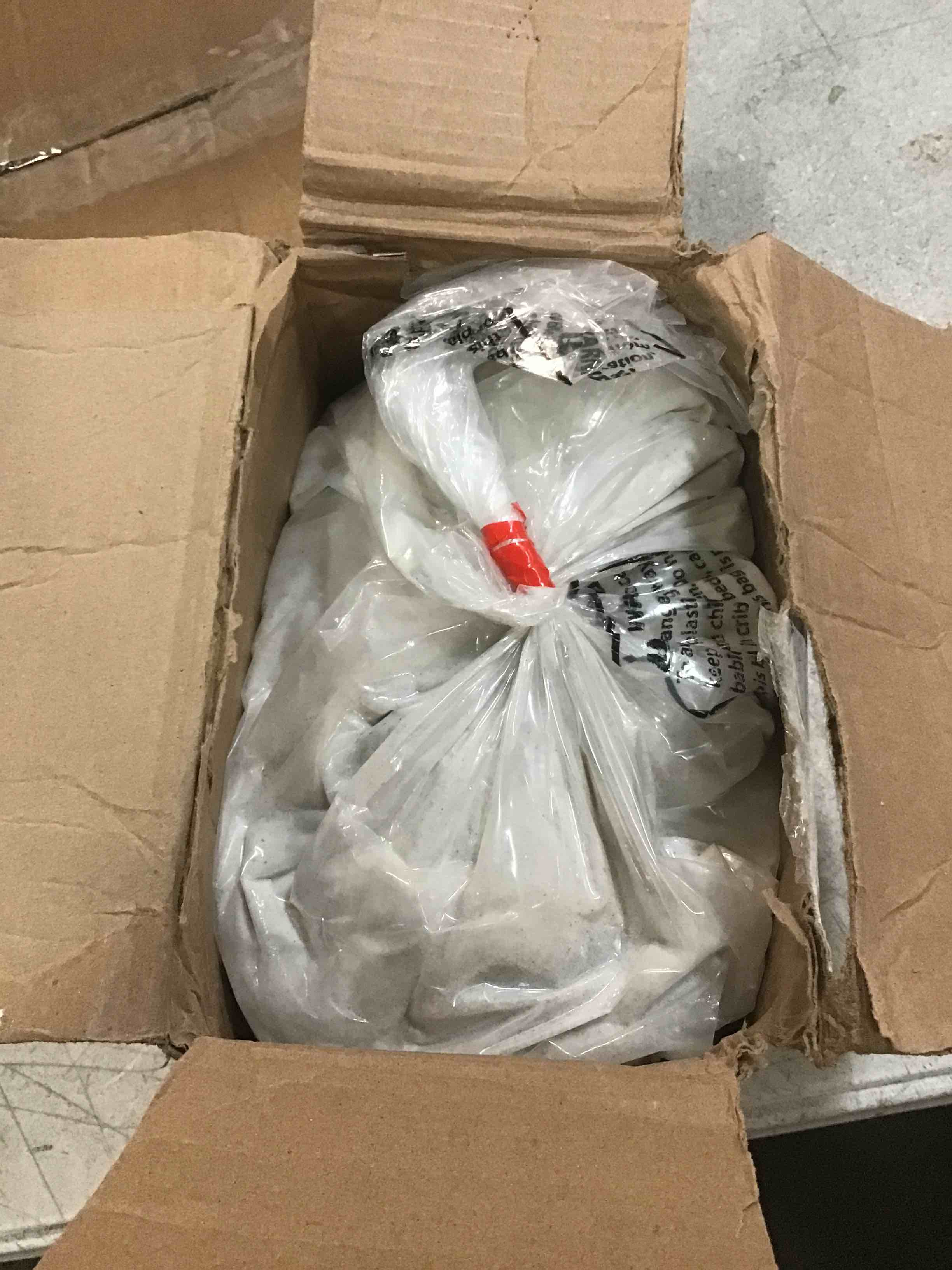 https://s3.amazonaws.com/lotting-images-prod/bidfta/PNK0154607_1725922215598.jpeg