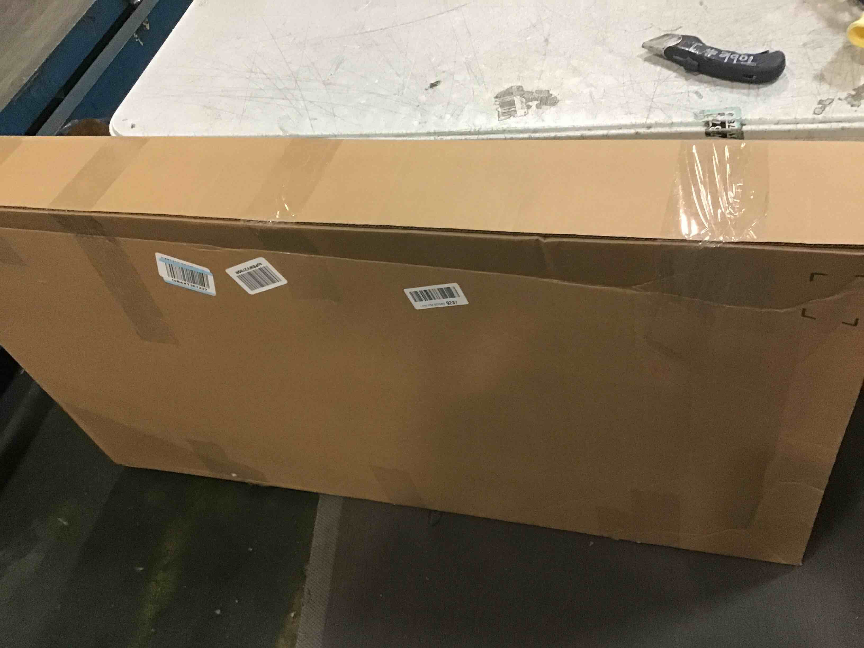 https://s3.amazonaws.com/lotting-images-prod/bidfta/PNK0154707_1725680488608.jpeg