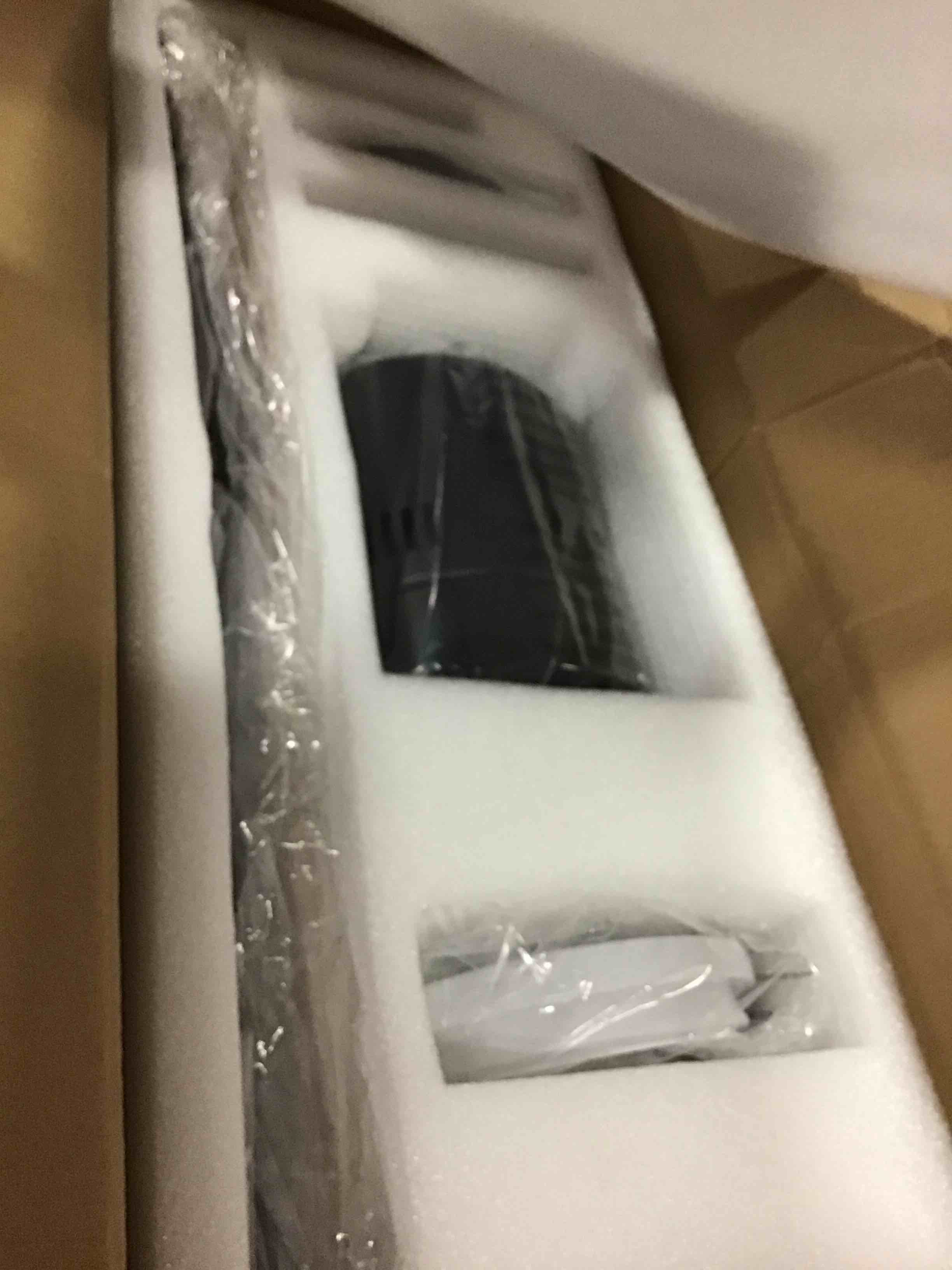 https://s3.amazonaws.com/lotting-images-prod/bidfta/PNK0155613_1725023066473.jpeg