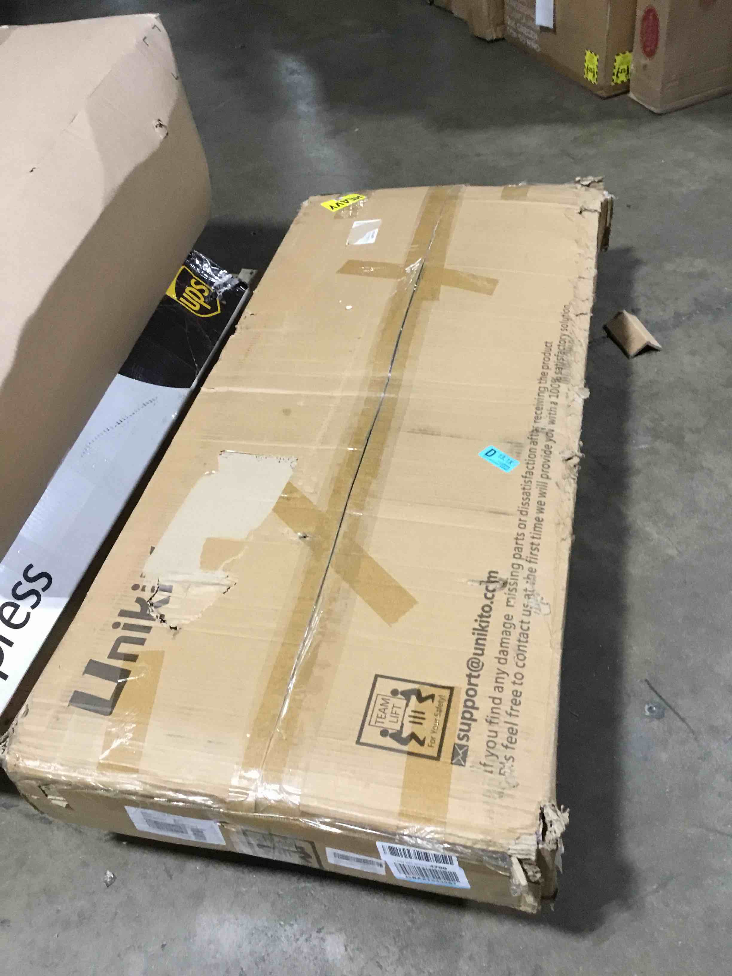 https://s3.amazonaws.com/lotting-images-prod/bidfta/PNK0160619_1725480058475.jpeg