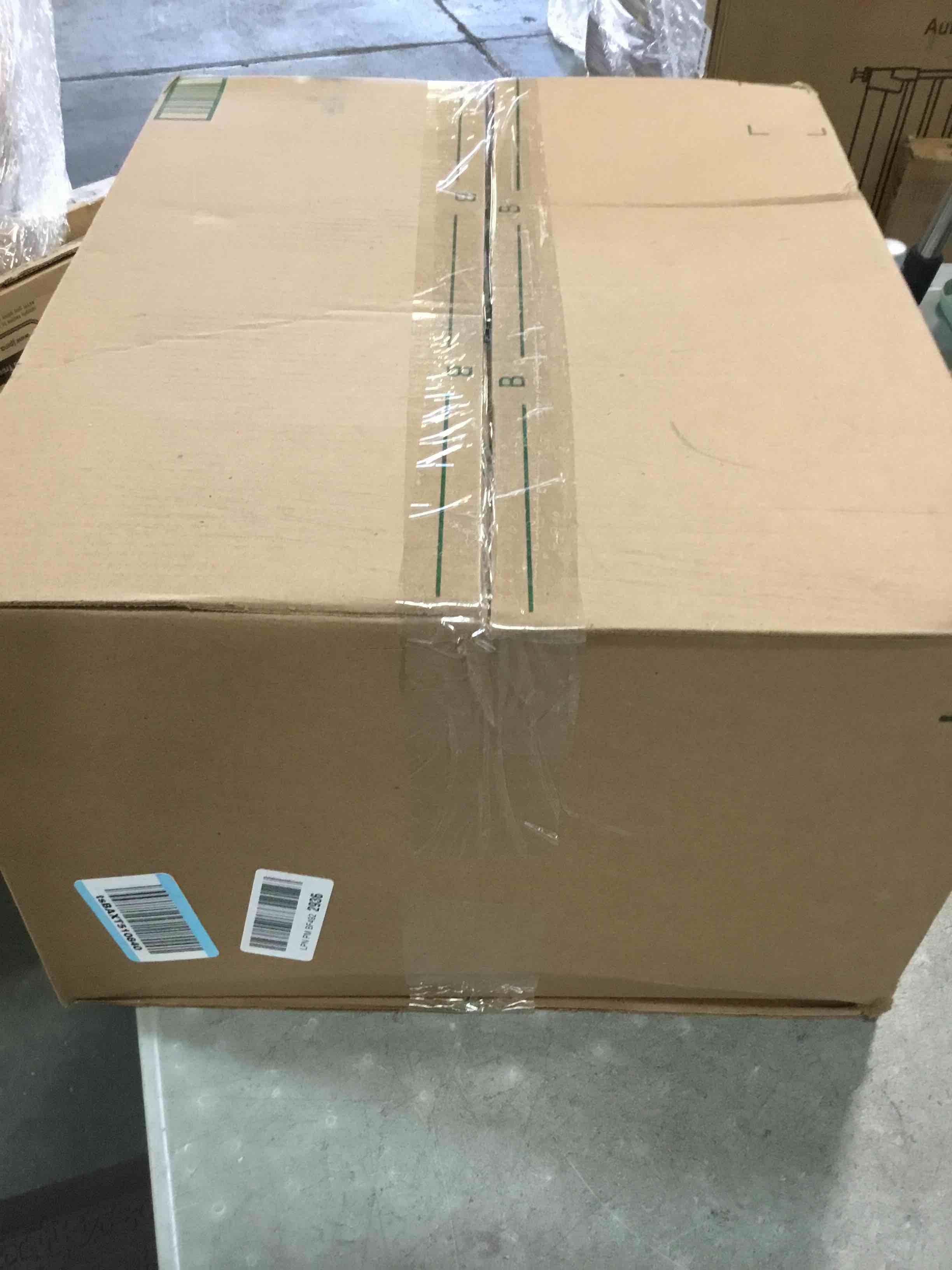 https://s3.amazonaws.com/lotting-images-prod/bidfta/PNK0168727_1725456963068.jpeg