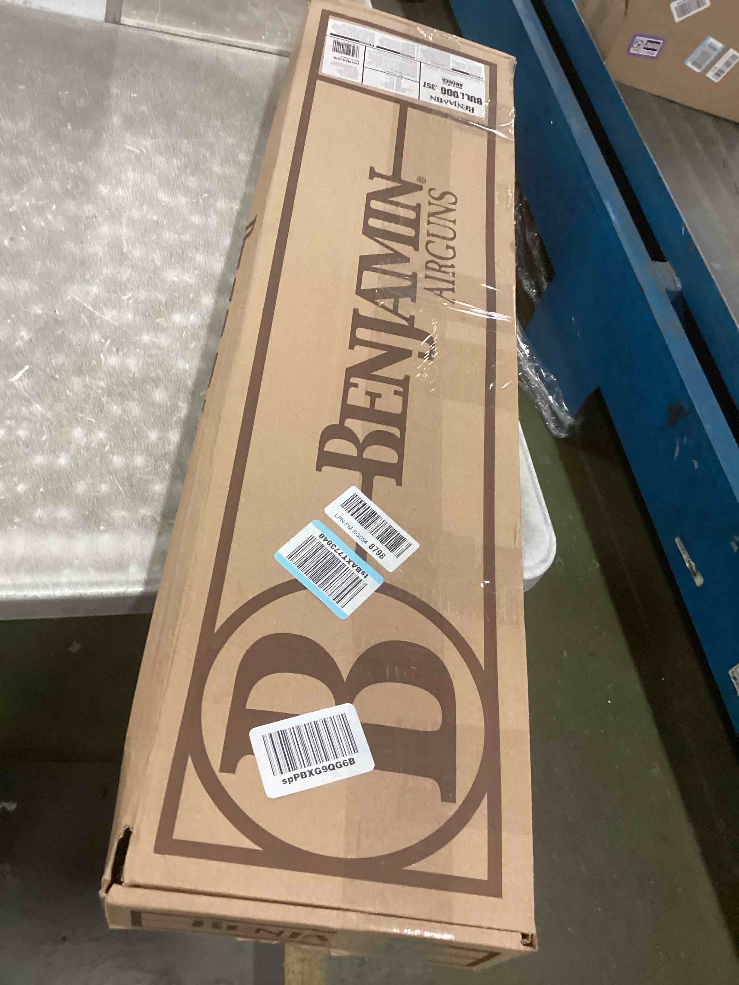 https://s3.amazonaws.com/lotting-images-prod/bidfta/PNK0173038_1724680185166.jpeg