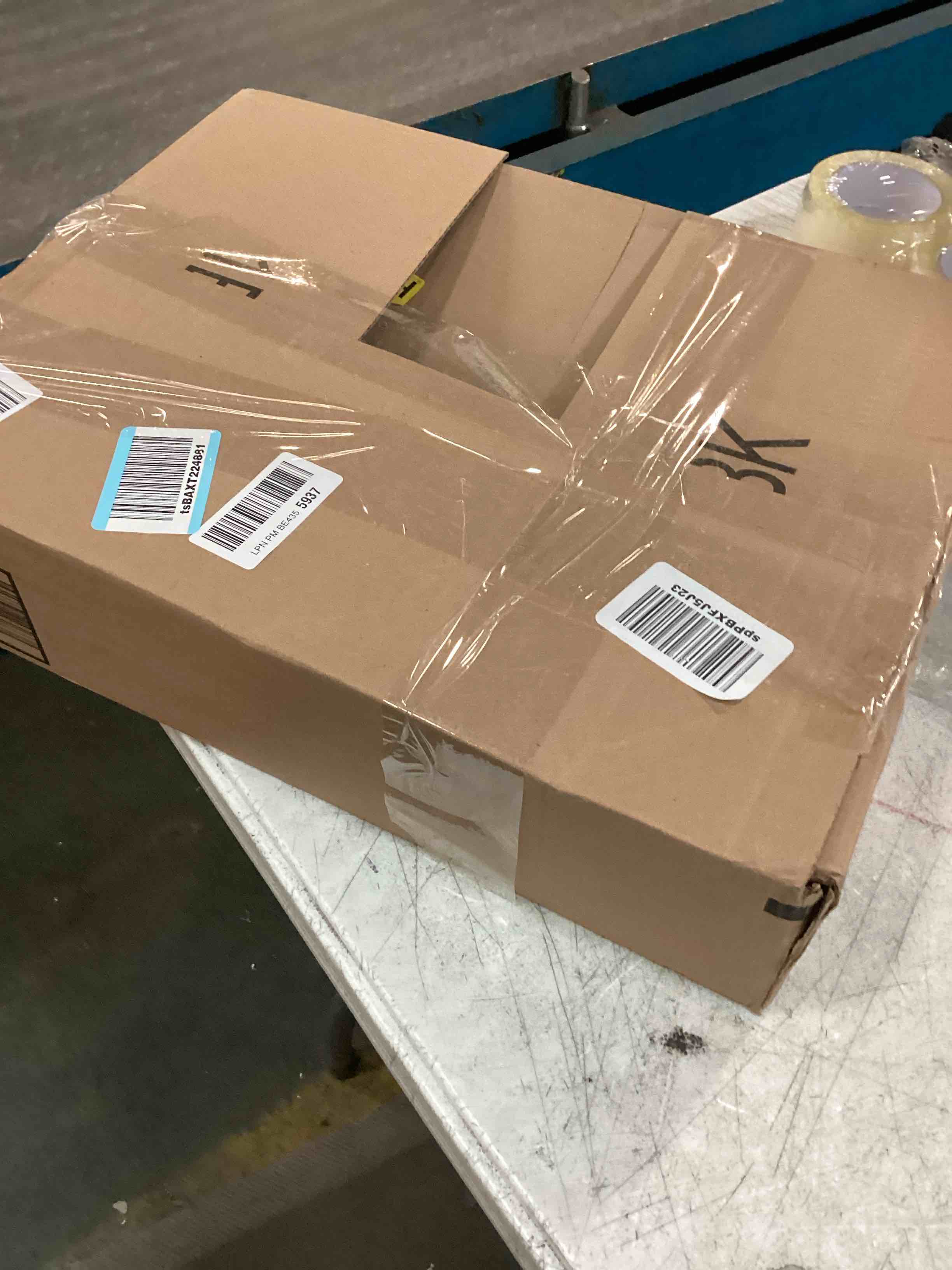 https://s3.amazonaws.com/lotting-images-prod/bidfta/PNK0174728_1725894151567.jpeg