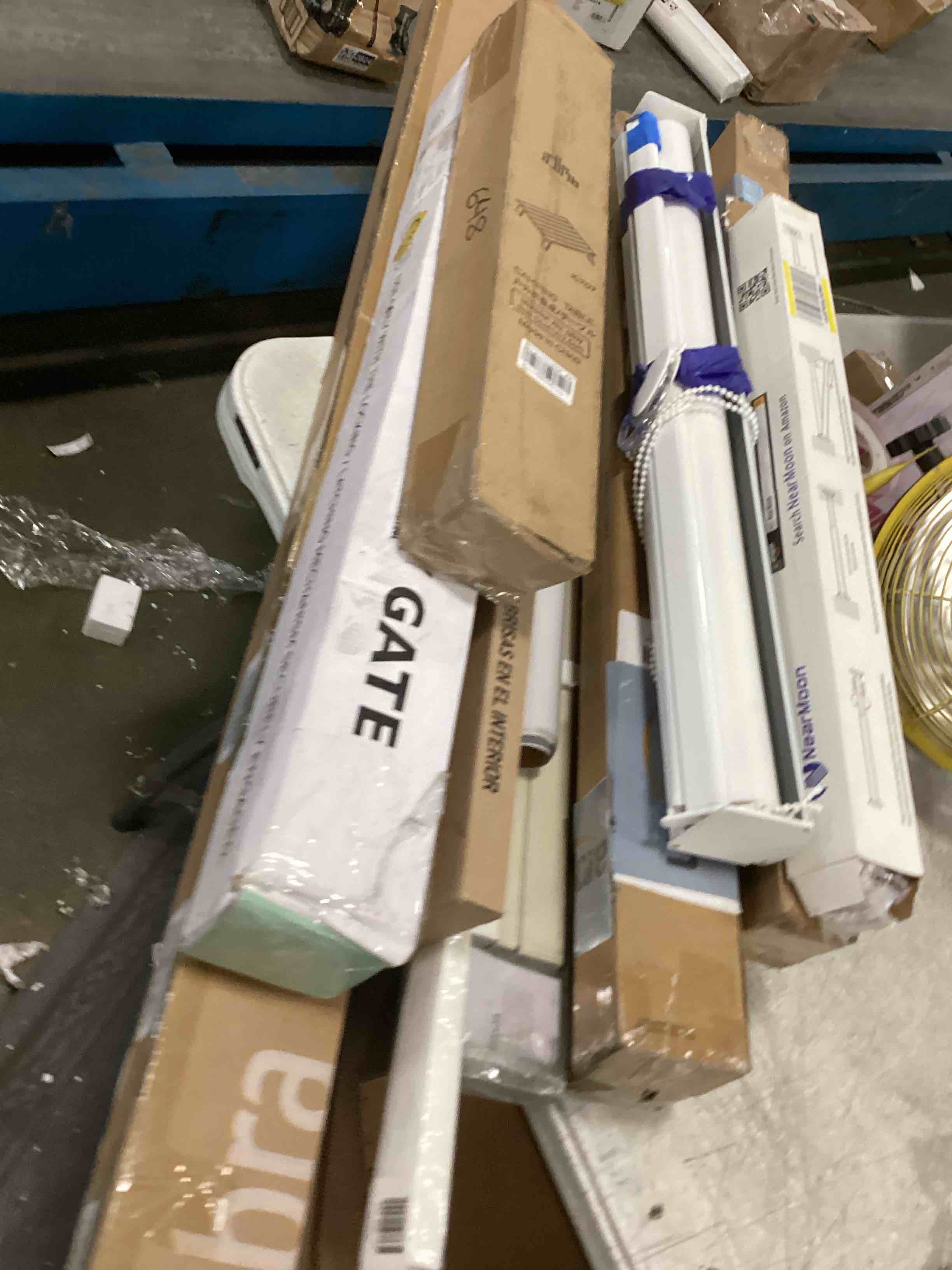https://s3.amazonaws.com/lotting-images-prod/bidfta/PNK0174819_1725653310825.jpeg