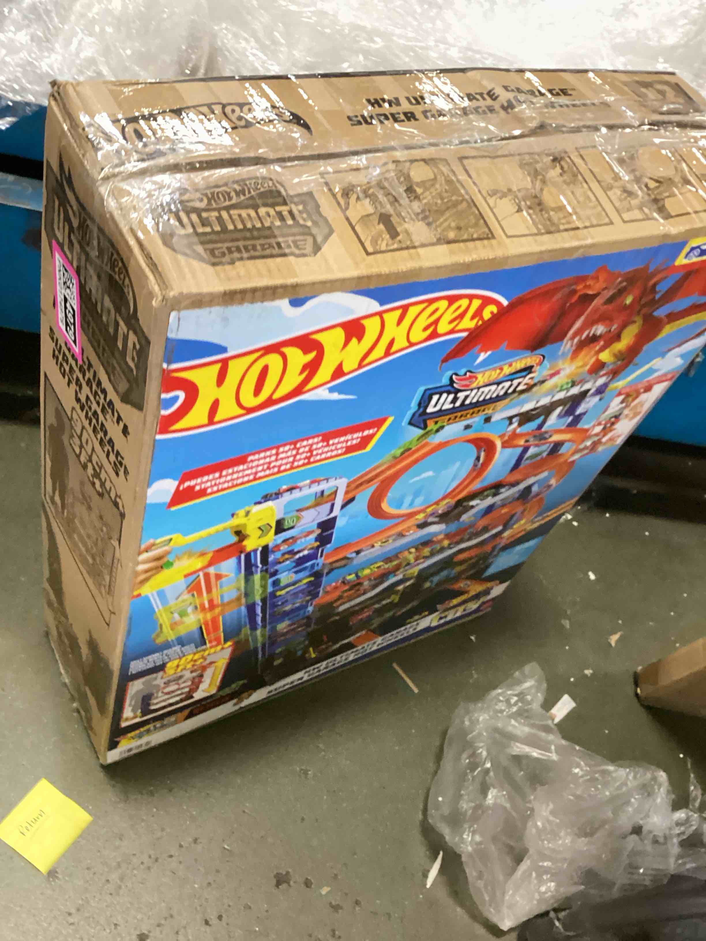 Hot Wheels City Ultimate Garage Playset with 2 Die-Cast Cars, Toy Storage For 50 PlusCars