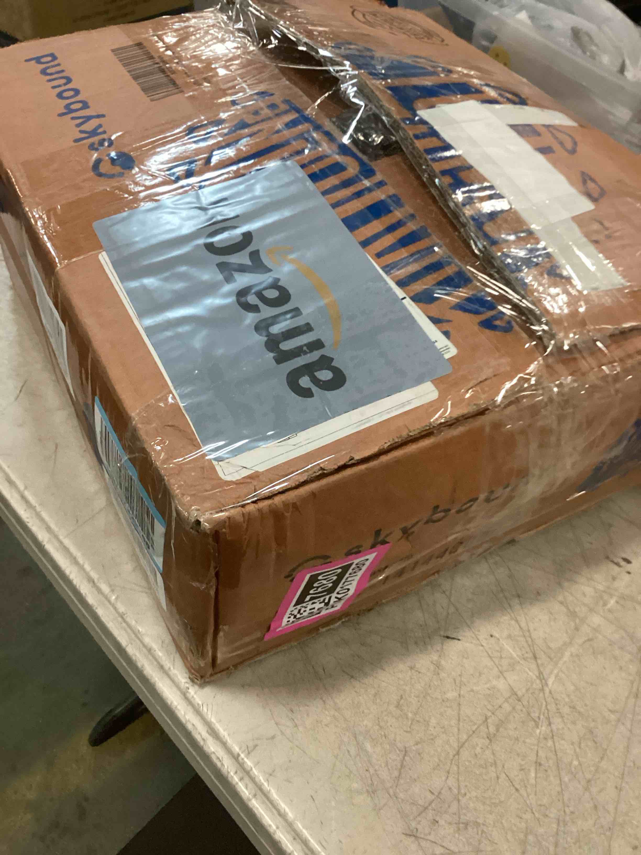https://s3.amazonaws.com/lotting-images-prod/bidfta/PNK0177680_1724764496355.jpeg