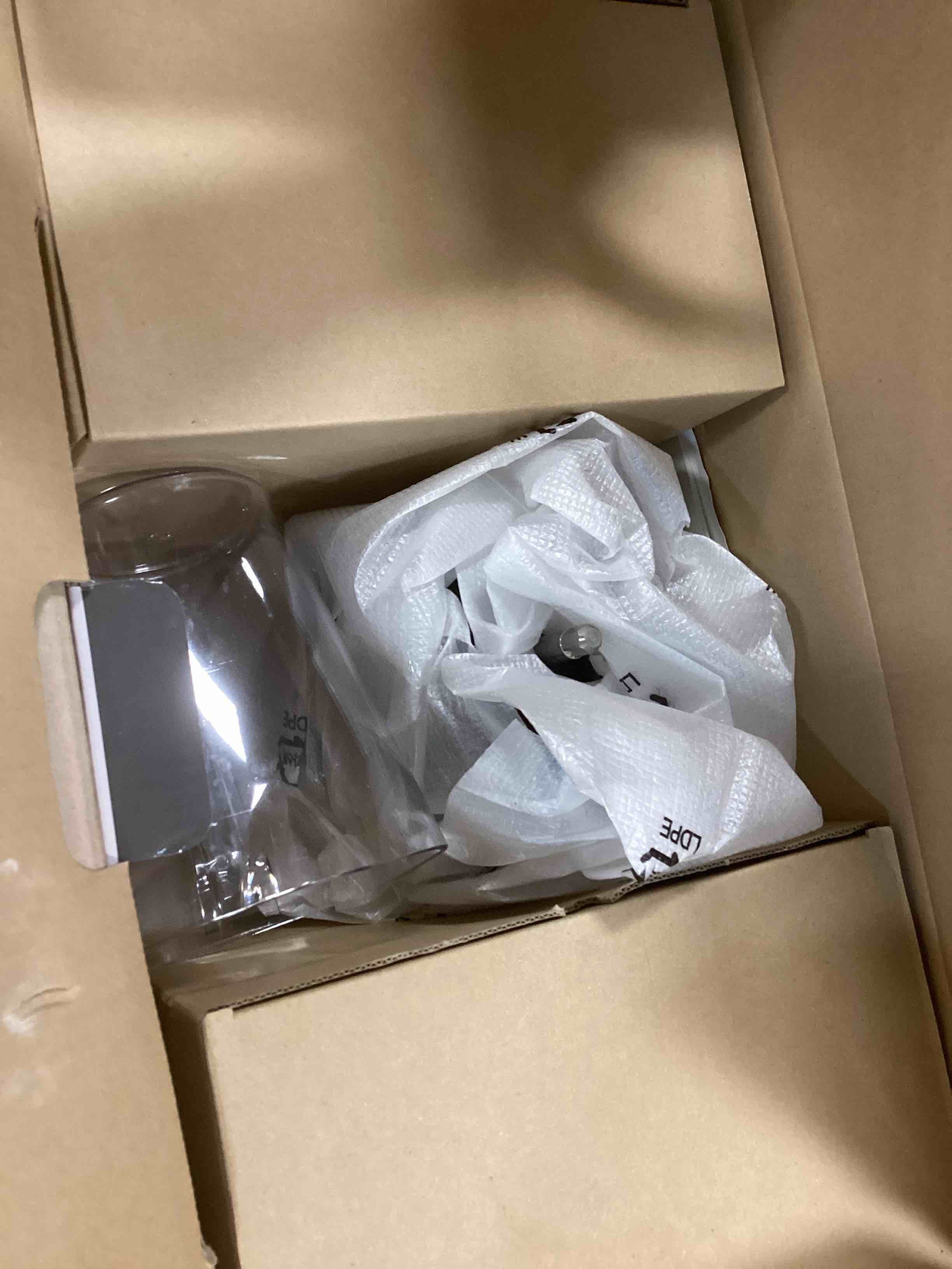 https://s3.amazonaws.com/lotting-images-prod/bidfta/PNK0177945_1724700650815.jpeg