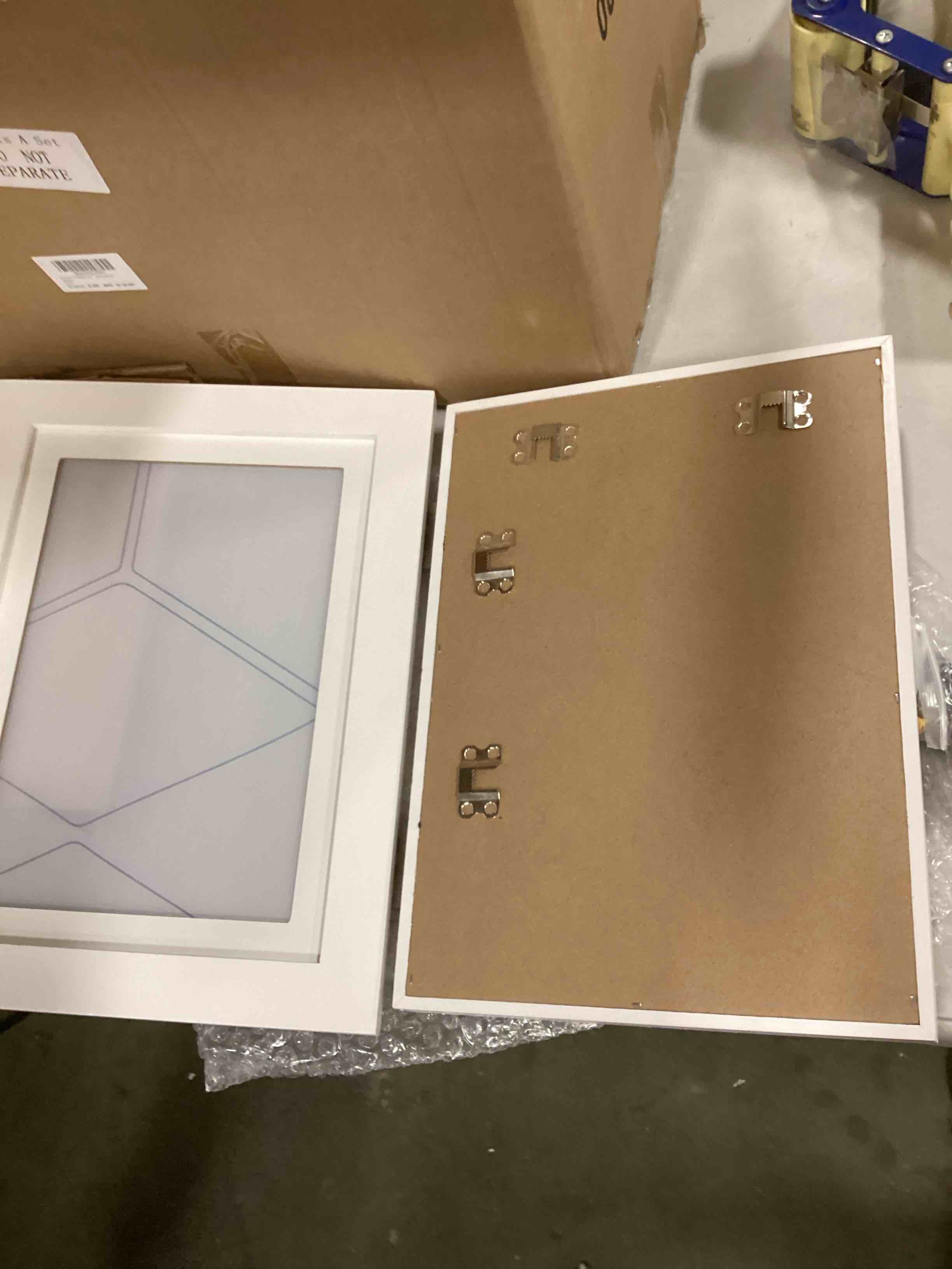 https://s3.amazonaws.com/lotting-images-prod/bidfta/PNK0180050_1725966436742.jpeg