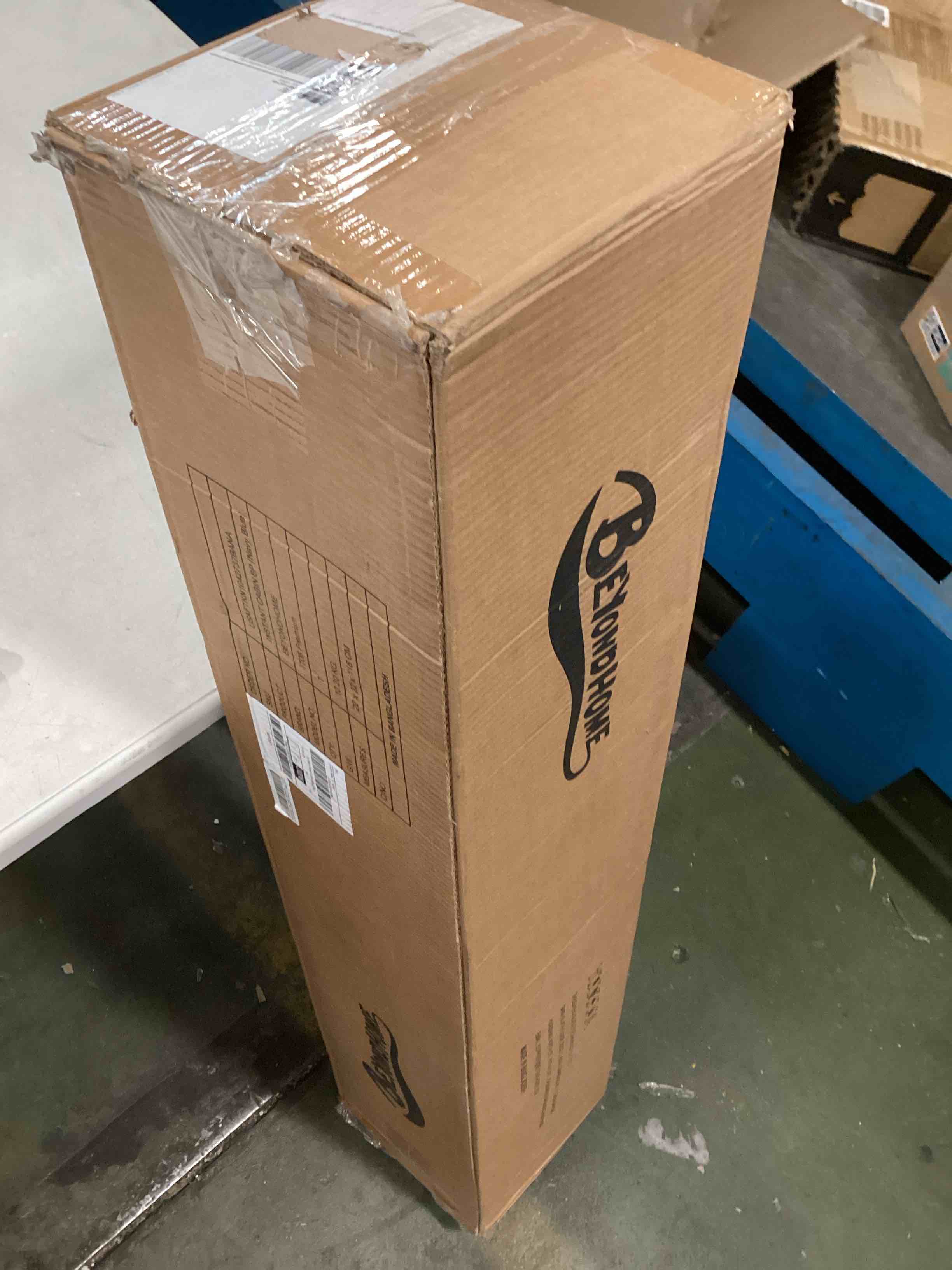https://s3.amazonaws.com/lotting-images-prod/bidfta/PNK0180204_1725894775321.jpeg