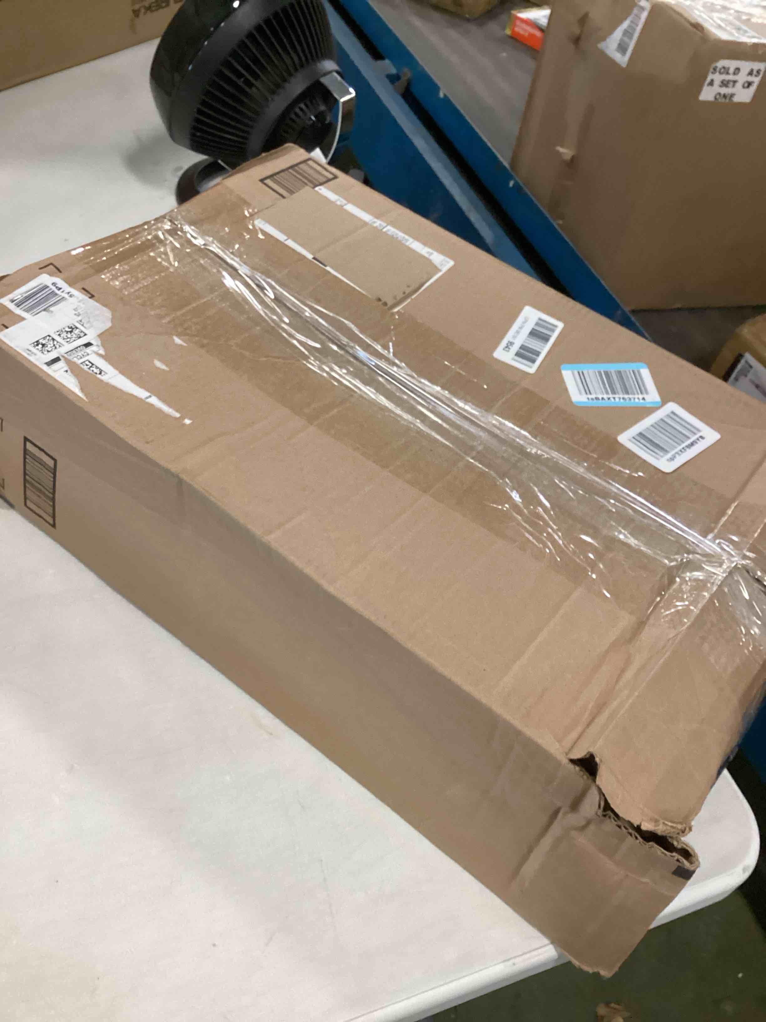 https://s3.amazonaws.com/lotting-images-prod/bidfta/PNK0180206_1725894639574.jpeg