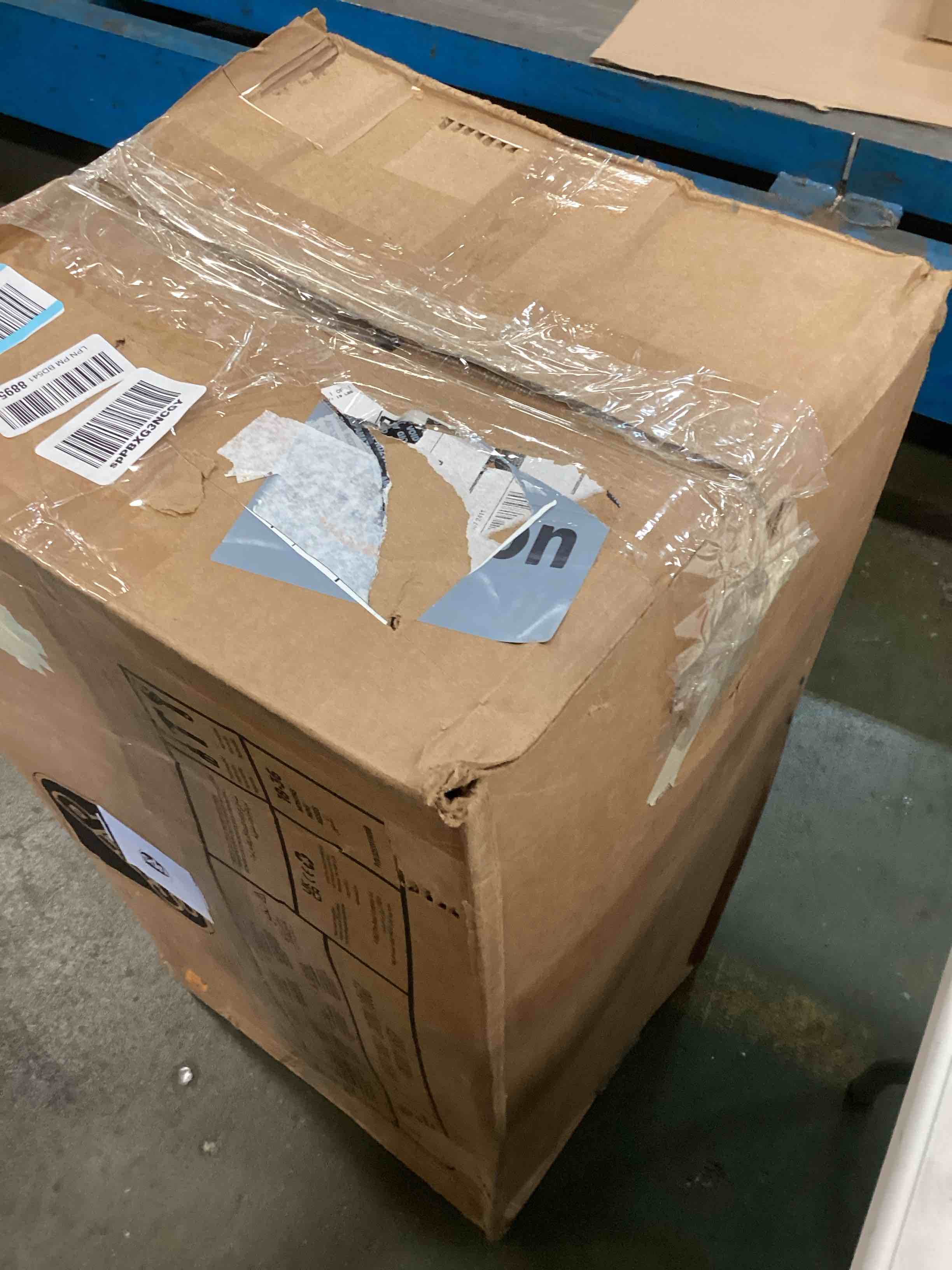 https://s3.amazonaws.com/lotting-images-prod/bidfta/PNK0180911_1725467090056.jpeg
