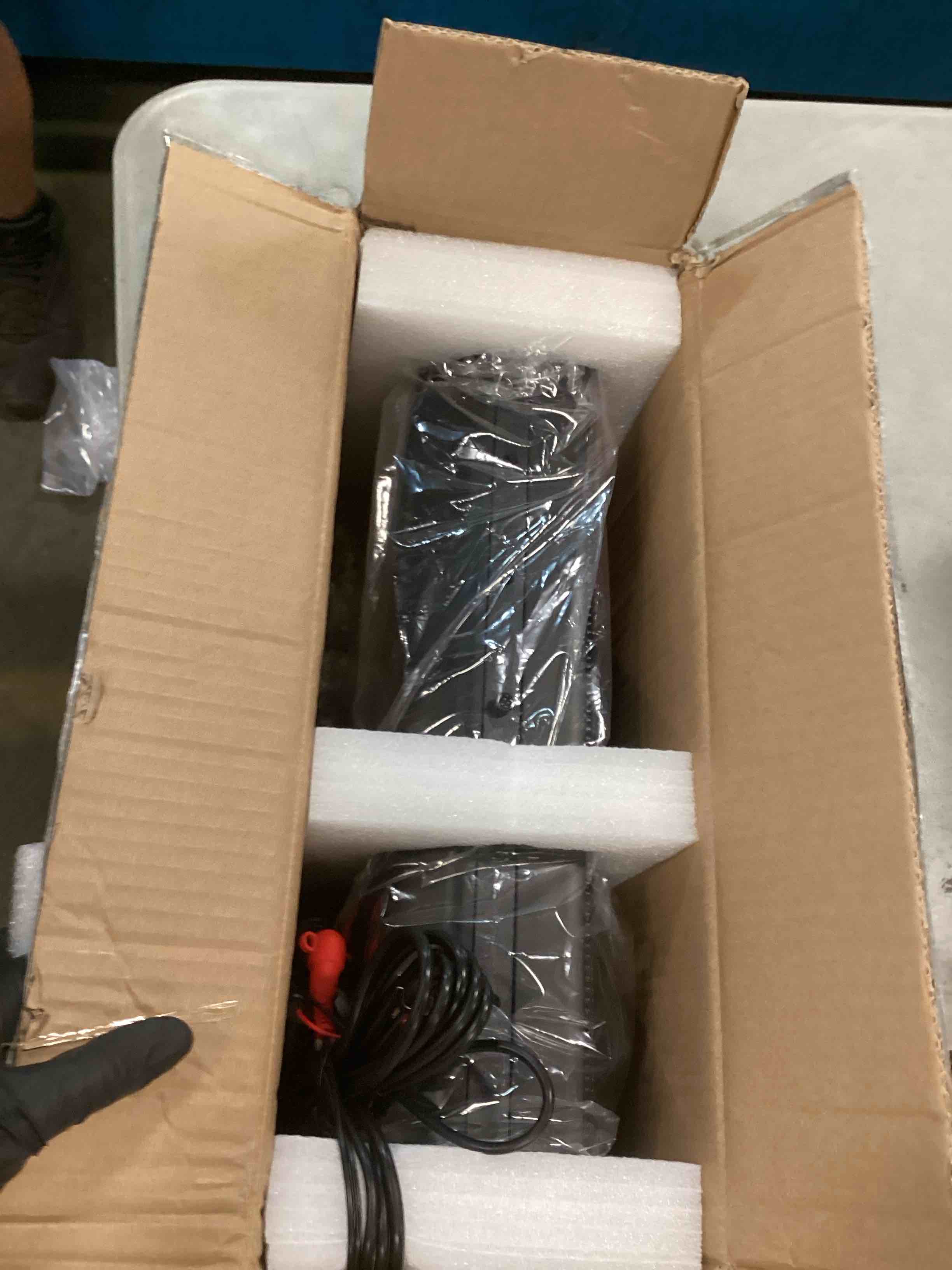 https://s3.amazonaws.com/lotting-images-prod/bidfta/PNK0181342_1724961446901.jpeg