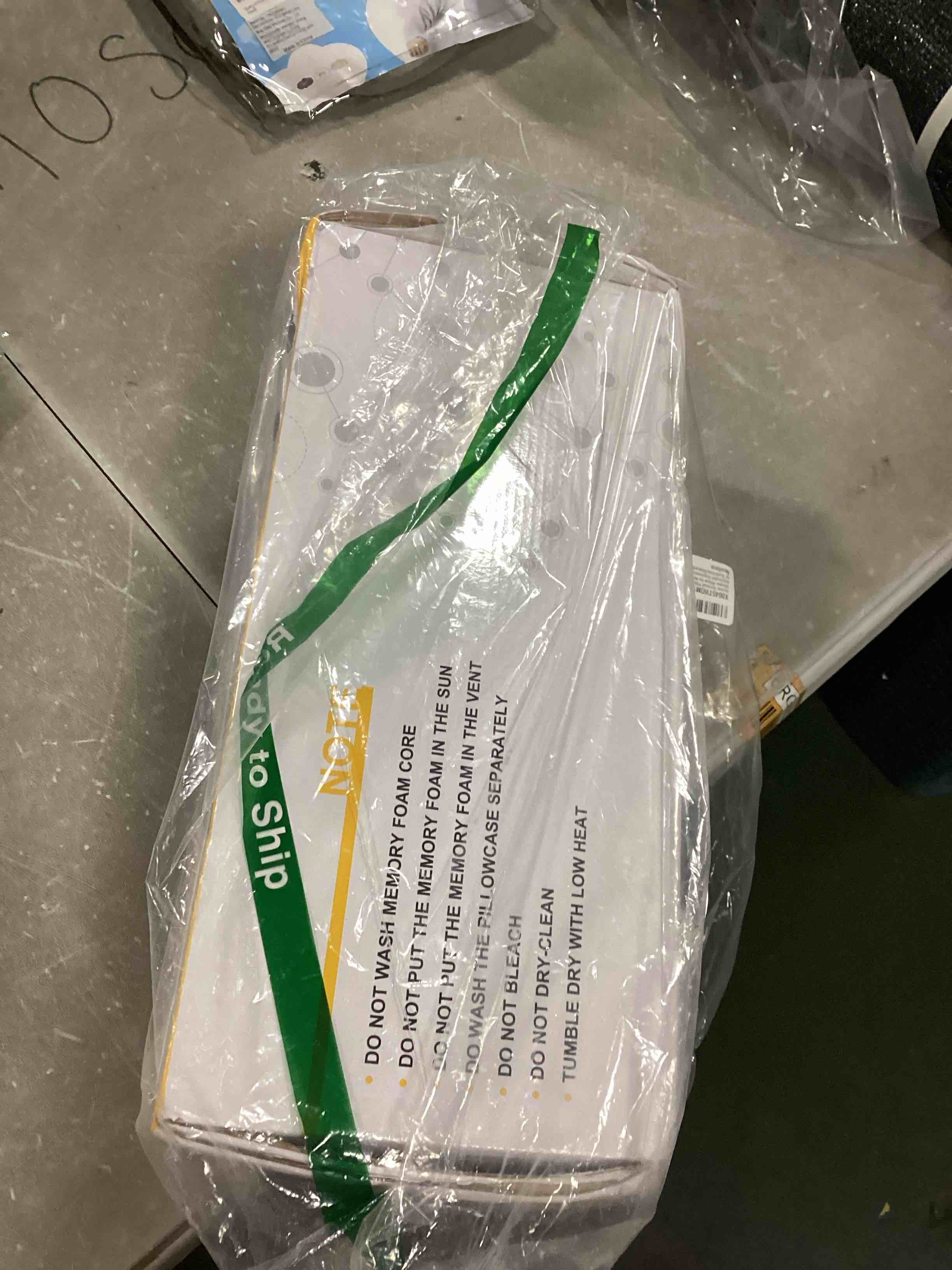 https://s3.amazonaws.com/lotting-images-prod/bidfta/PNK0182200_1726534451204.jpeg