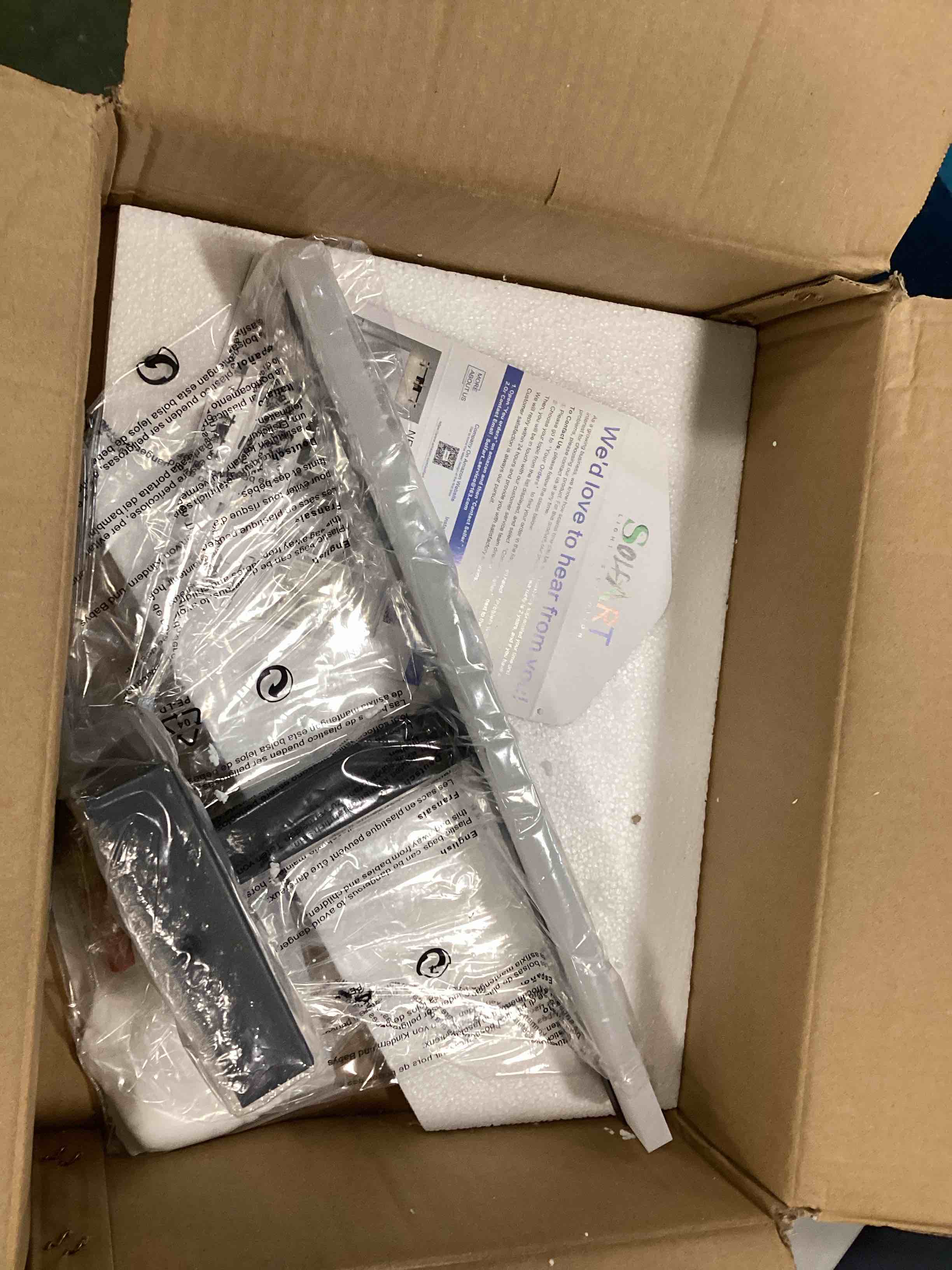 https://s3.amazonaws.com/lotting-images-prod/bidfta/PNK0182577_1726203851912.jpeg