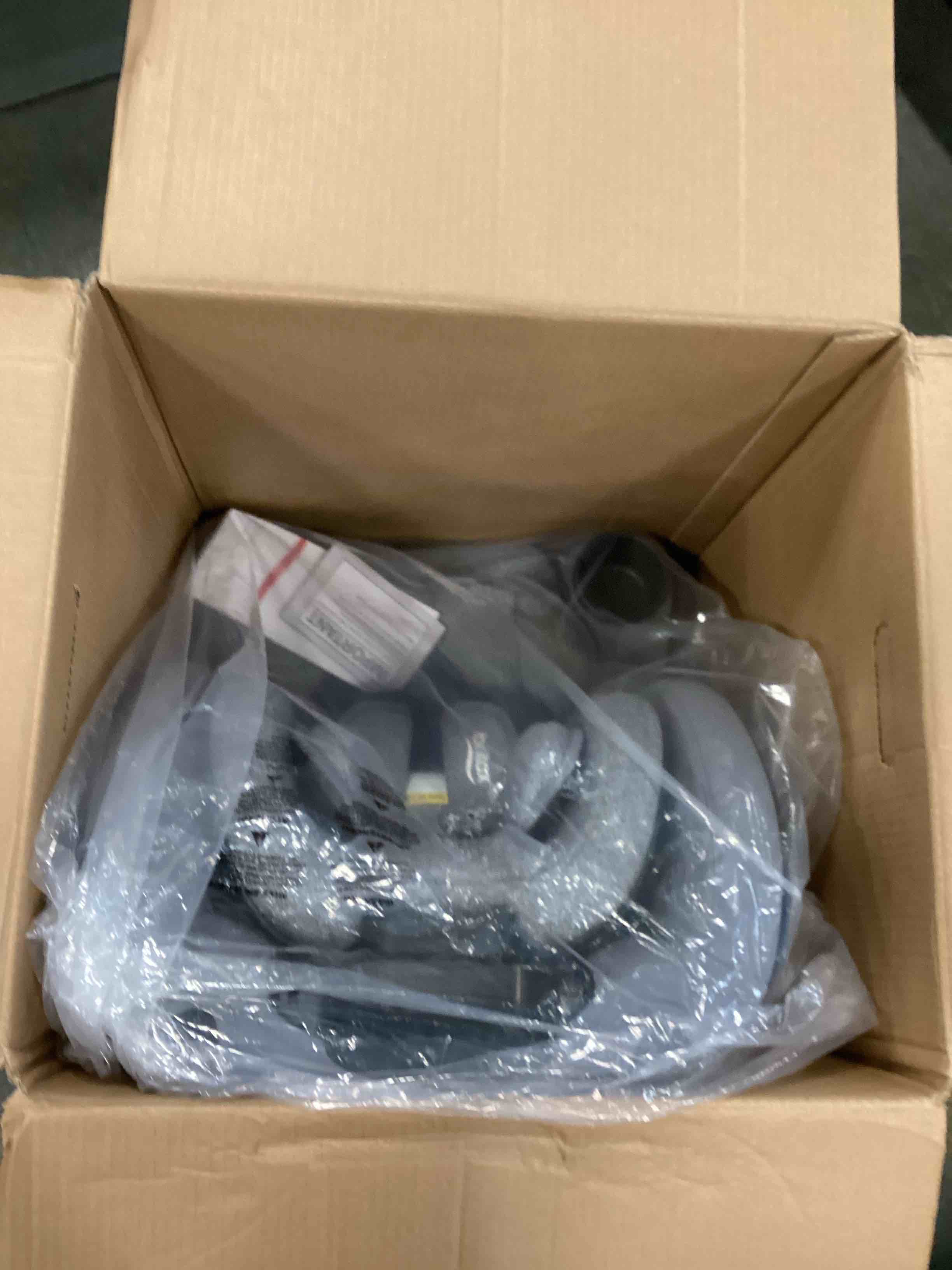 https://s3.amazonaws.com/lotting-images-prod/bidfta/PNK0182767_1726107849863.jpeg