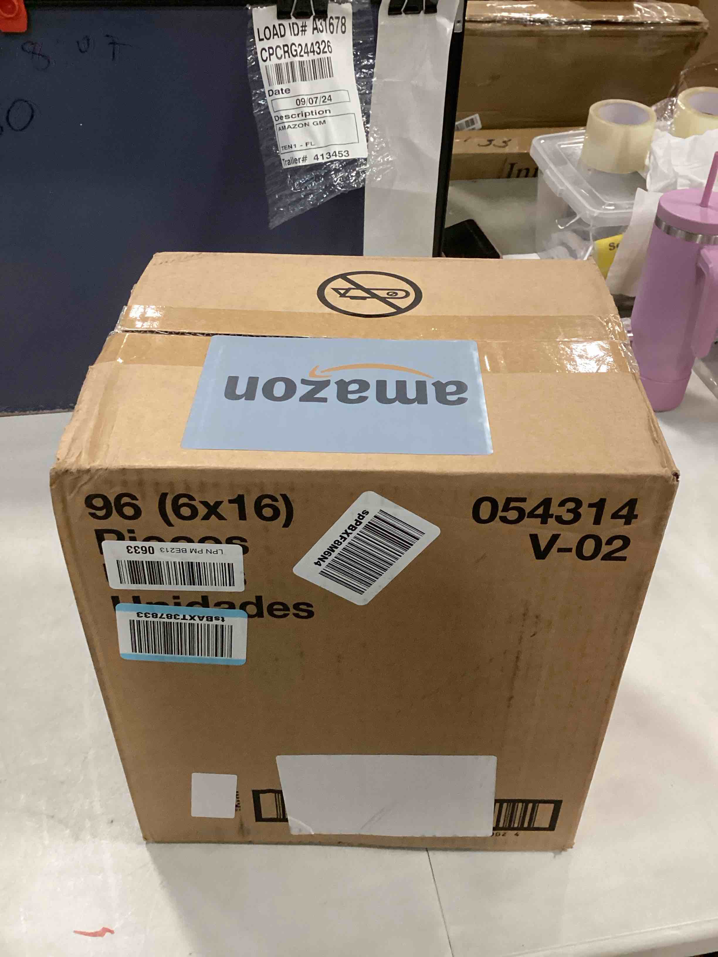 https://s3.amazonaws.com/lotting-images-prod/bidfta/PNK0183004_1726011097501.jpeg