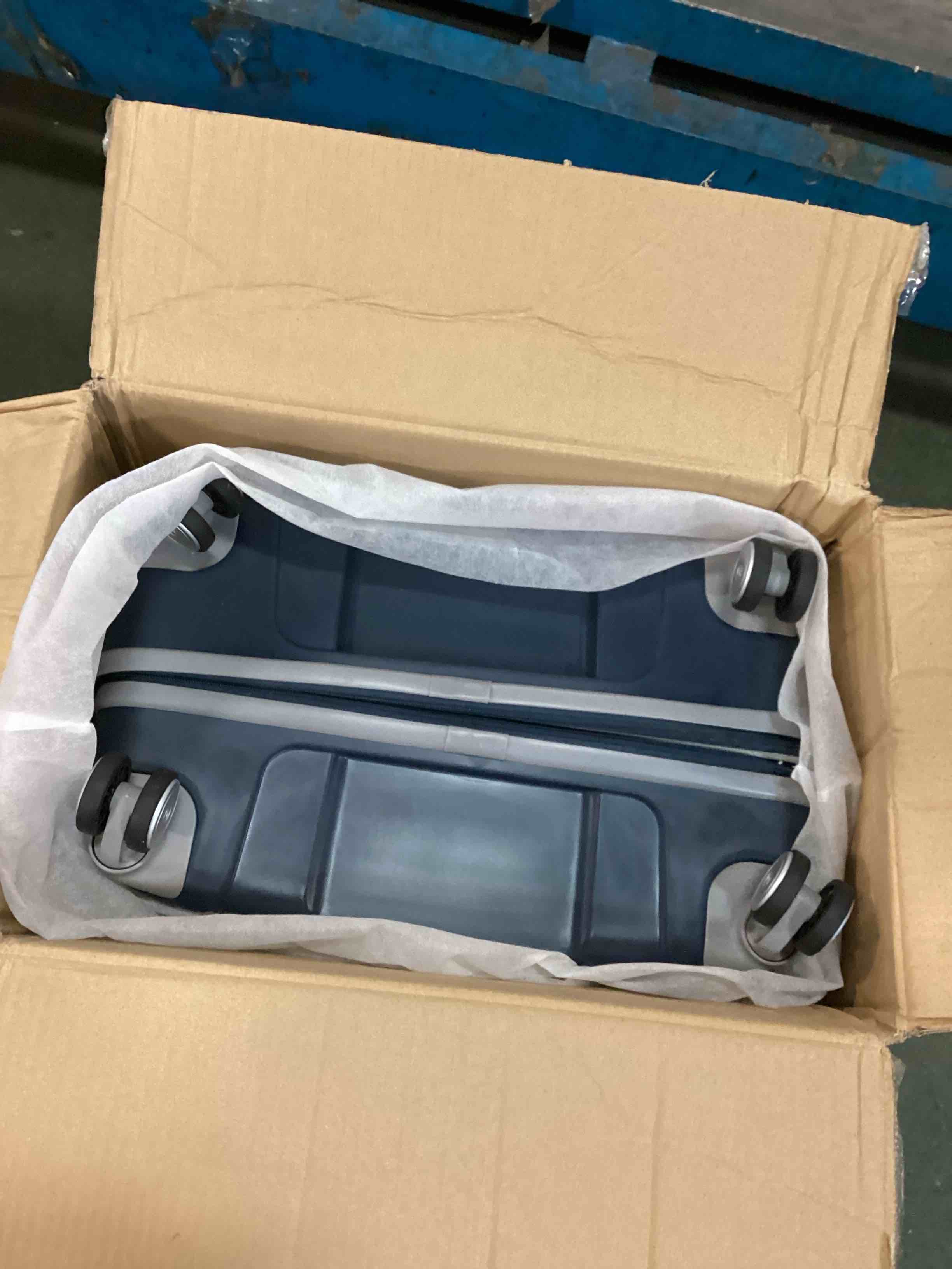 https://s3.amazonaws.com/lotting-images-prod/bidfta/PNK0183417_1725509269109.jpeg