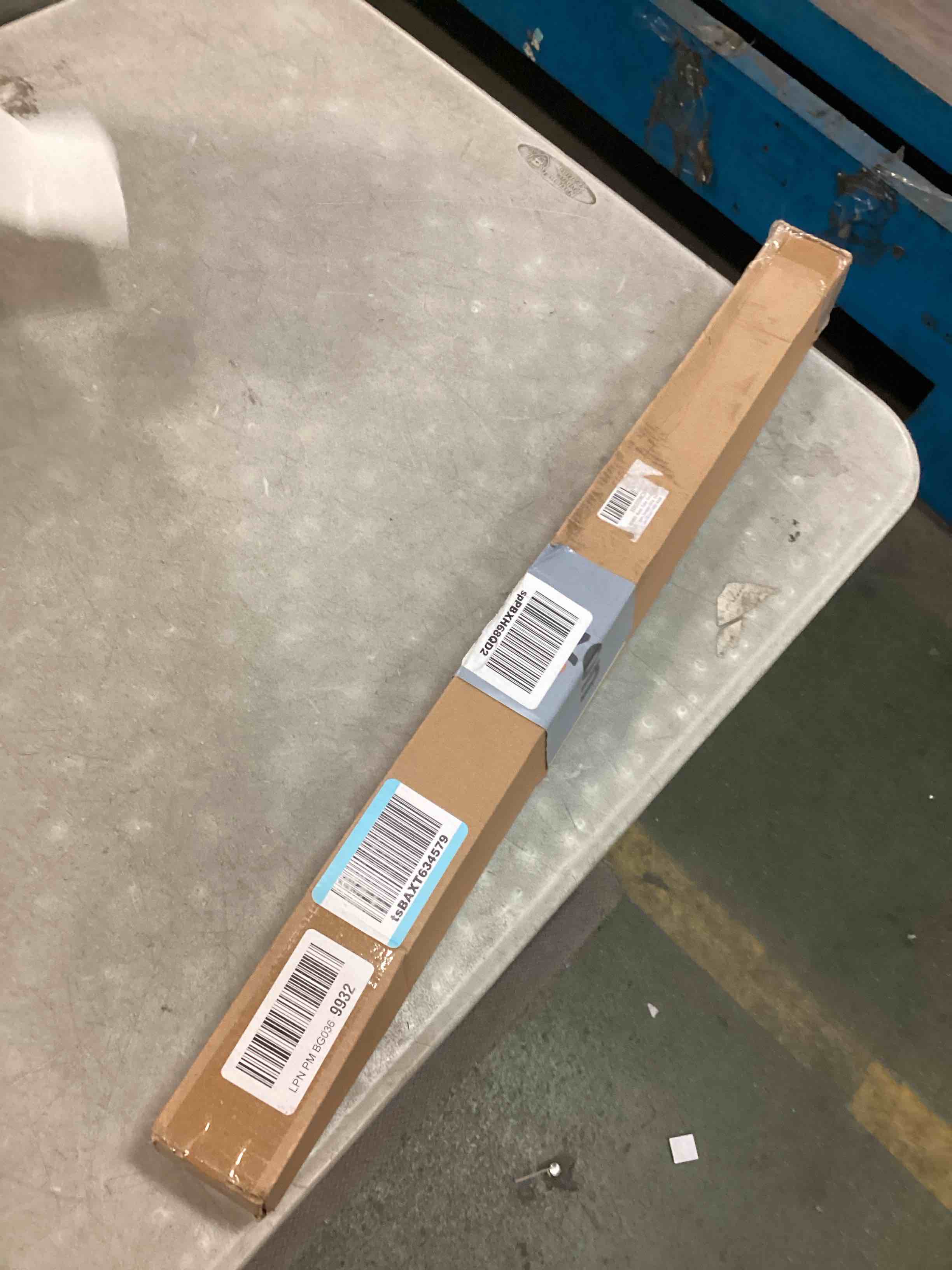 https://s3.amazonaws.com/lotting-images-prod/bidfta/PNK0183802_1725057186677.jpeg