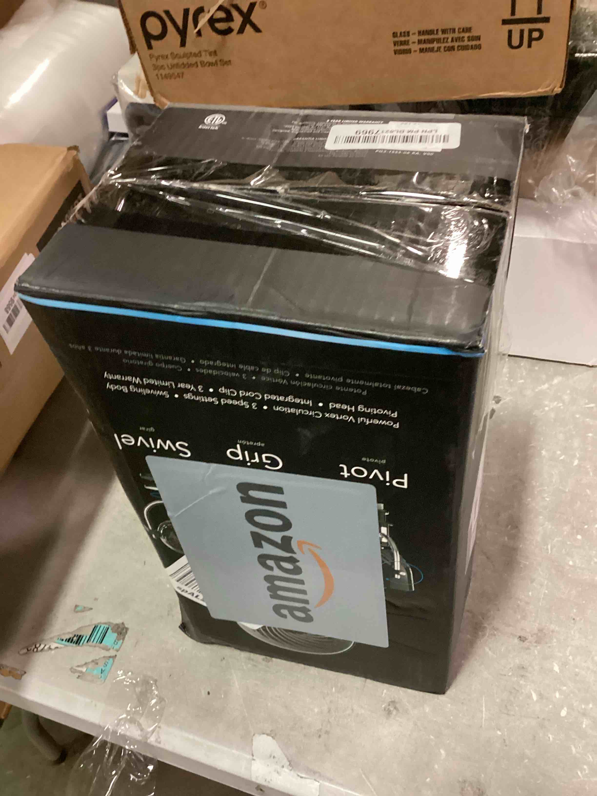 https://s3.amazonaws.com/lotting-images-prod/bidfta/PNK0184158_1726117869463.jpeg