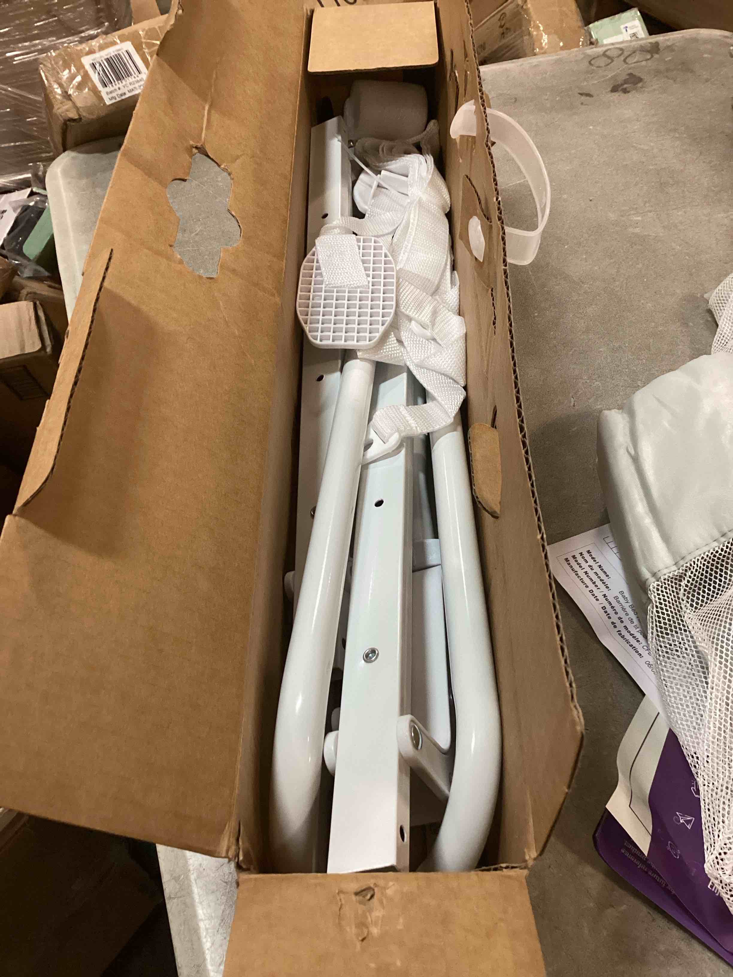 https://s3.amazonaws.com/lotting-images-prod/bidfta/PNK0184667_1726013607743.jpeg